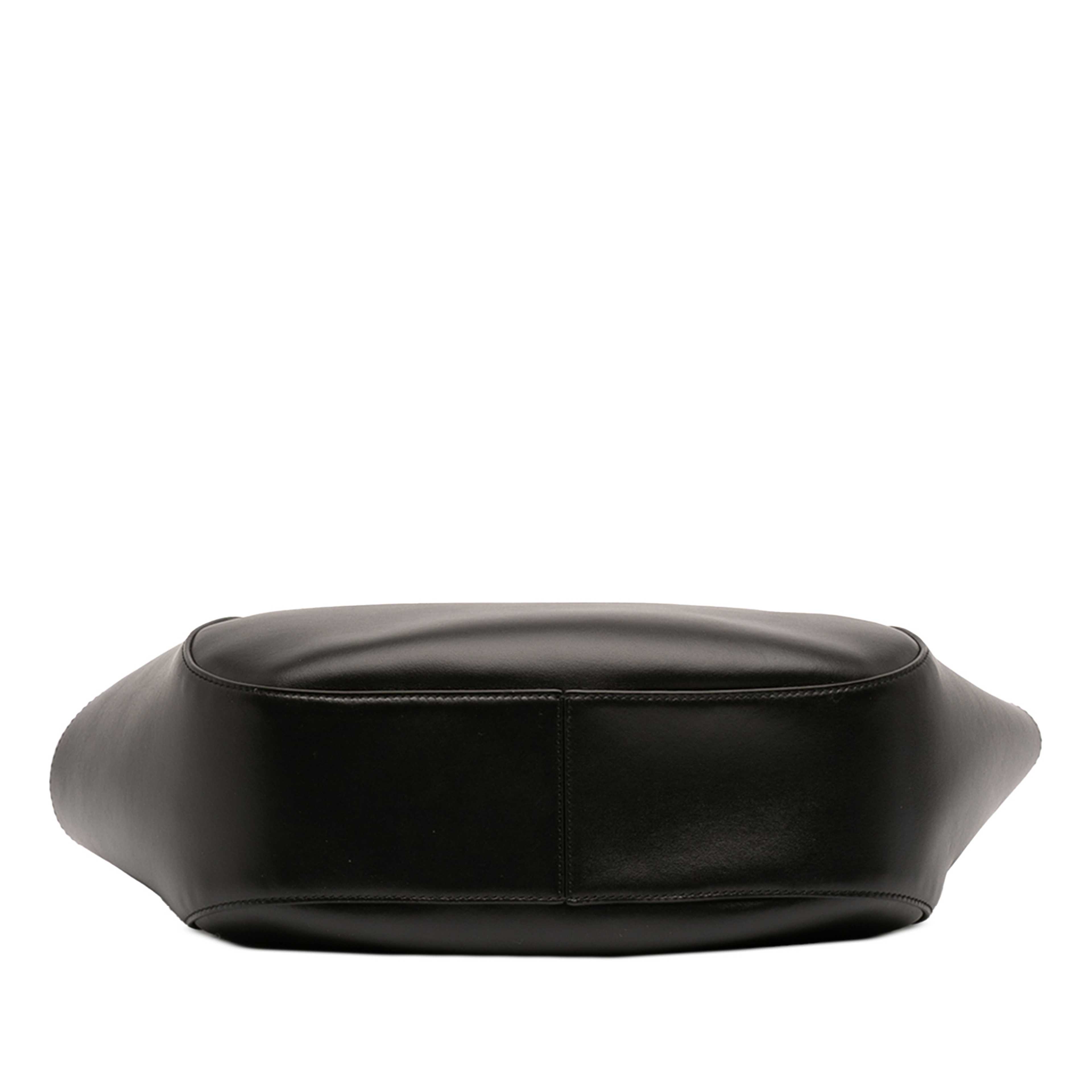 Prada Medium Leather Tote, från Luxclusif, i färgen black. Klicka för att öppna bilden i stort format