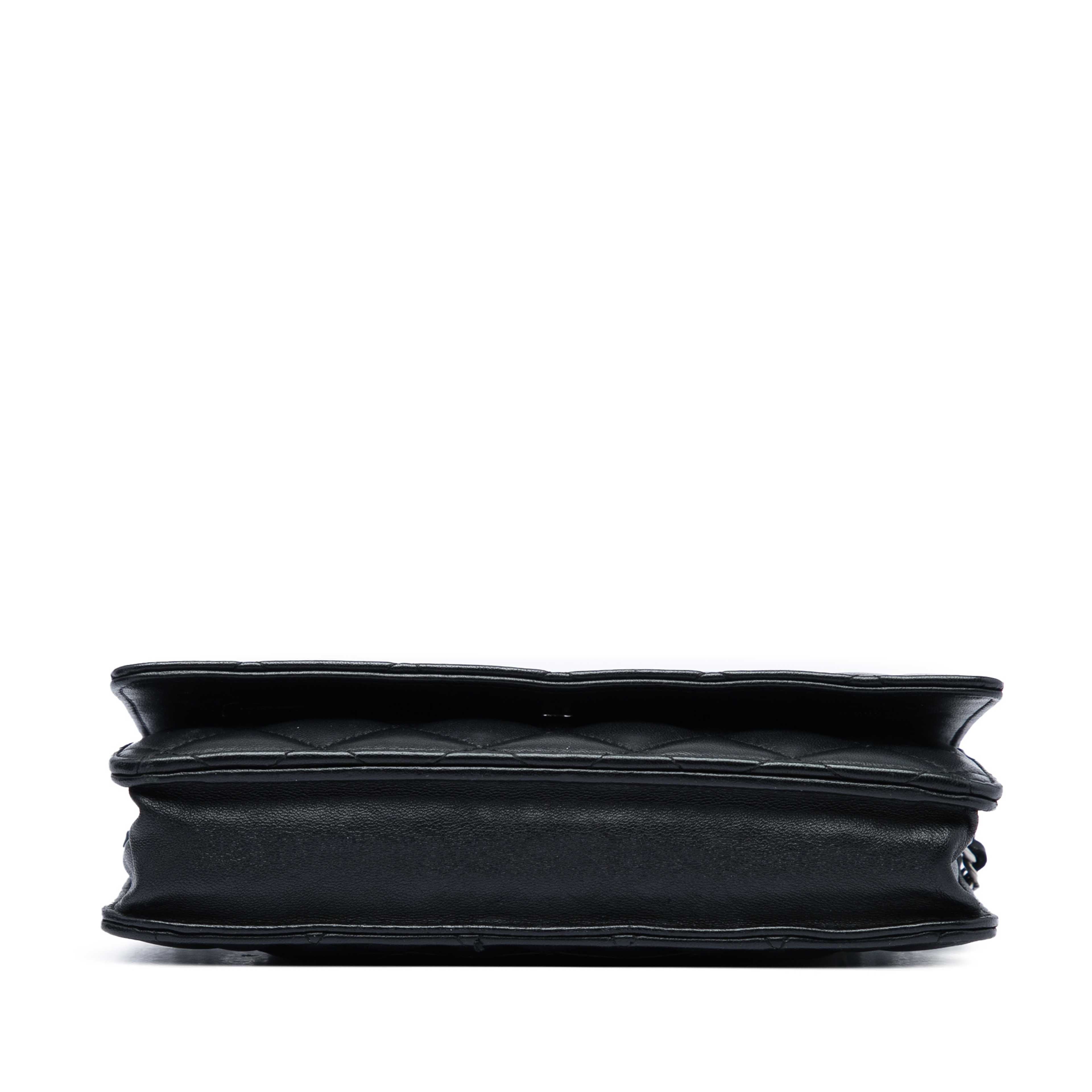 Chanel Cc Quilted Lambskin Wallet On Chain, från Luxclusif, i färgen svart. Klicka för att öppna bilden i stort format