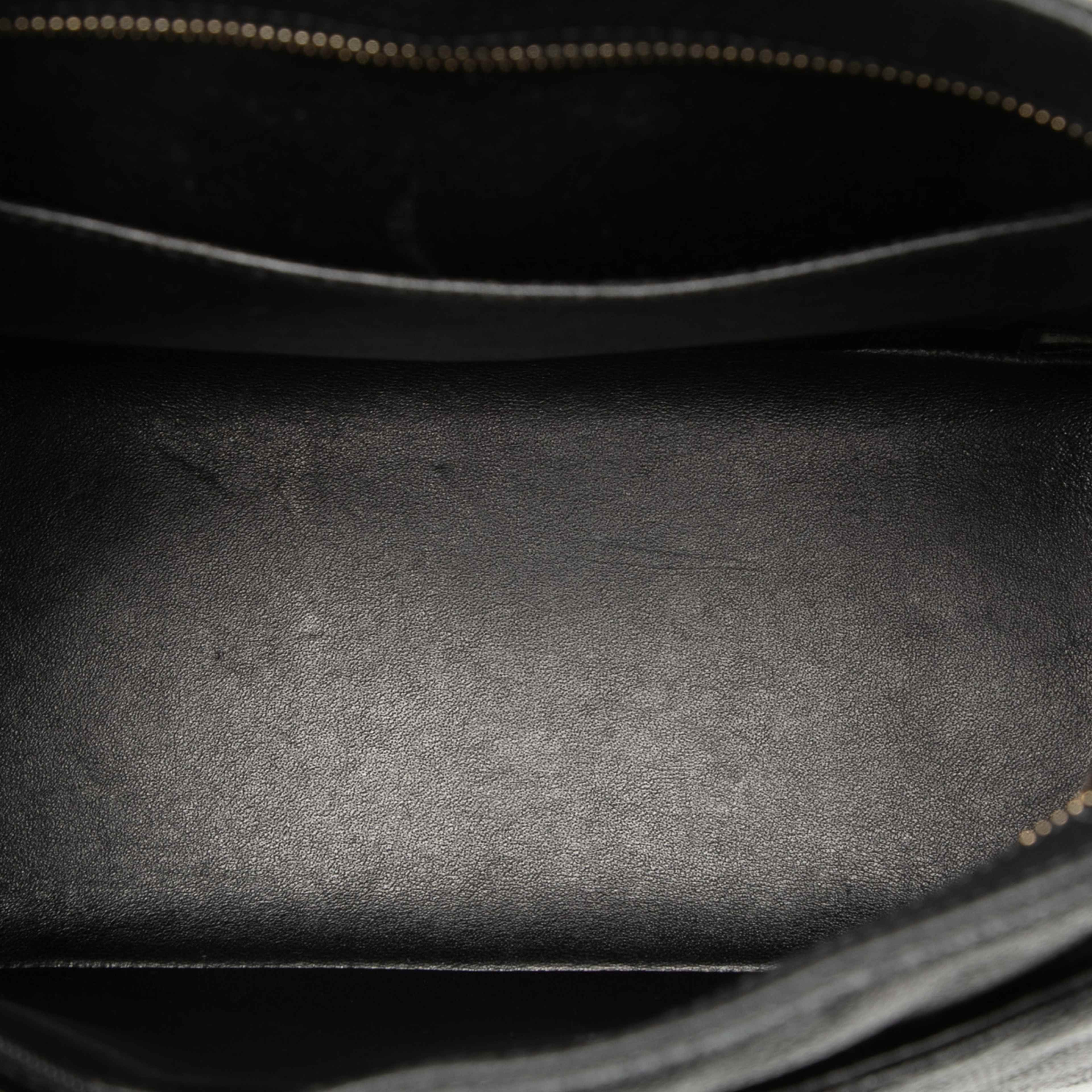 Chanel Caviar Medallion Tote, från Luxclusif, i färgen black. Klicka för att öppna bilden i stort format