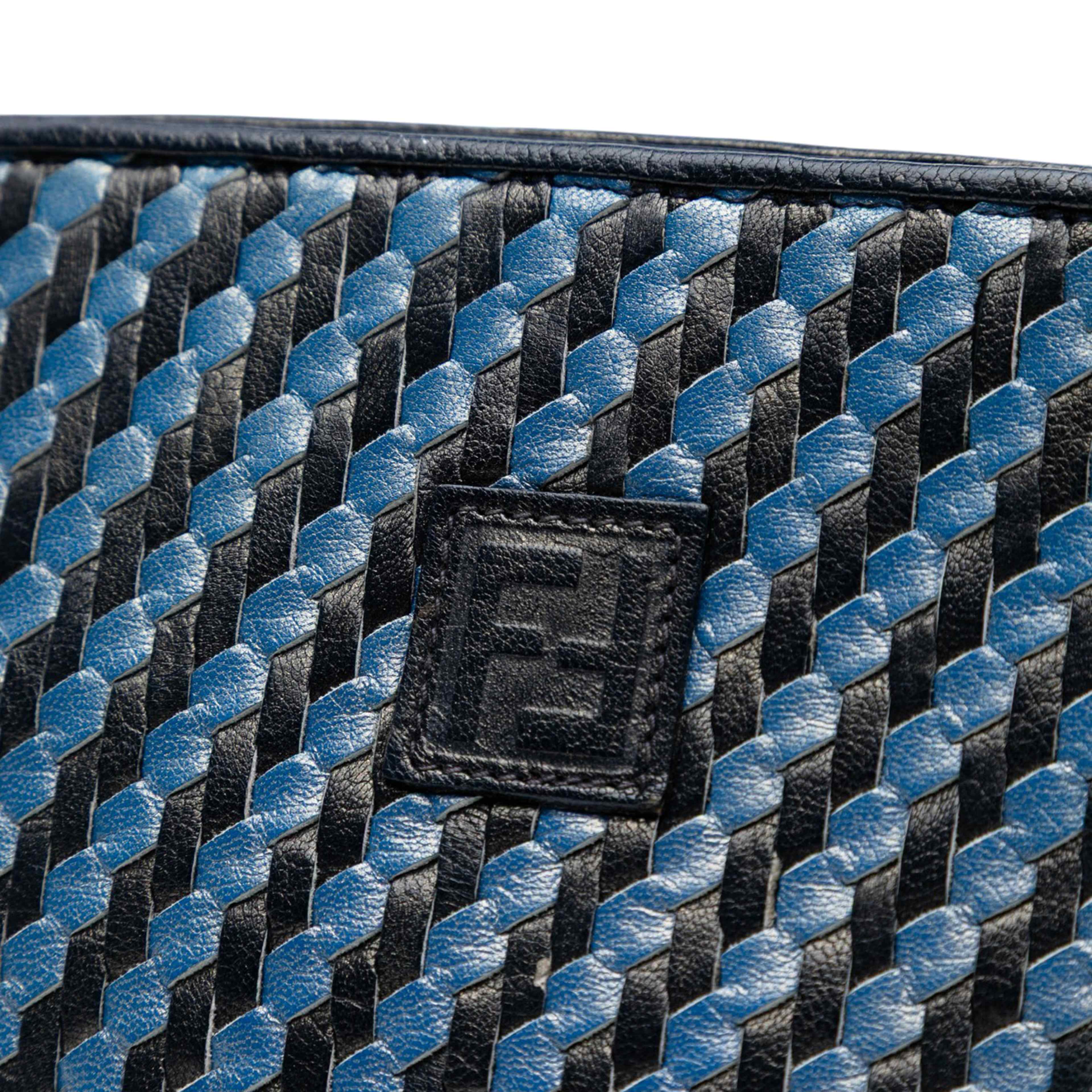 Fendi Woven Leather Ff Crossbody, från Luxclusif, i färgen blue. Klicka för att öppna bilden i stort format