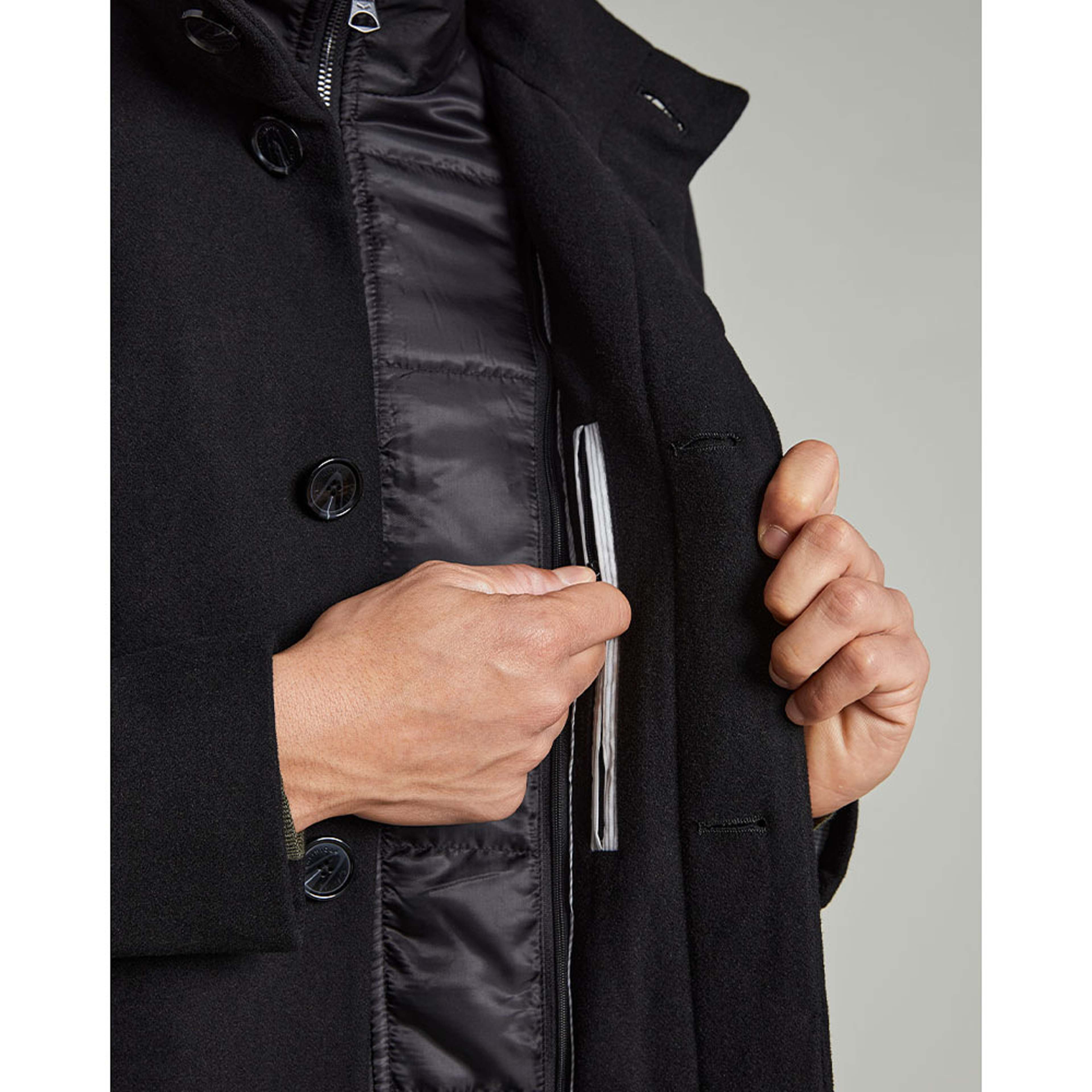 Harvey Outerwear, från Matinique, i färgen Black Aw.