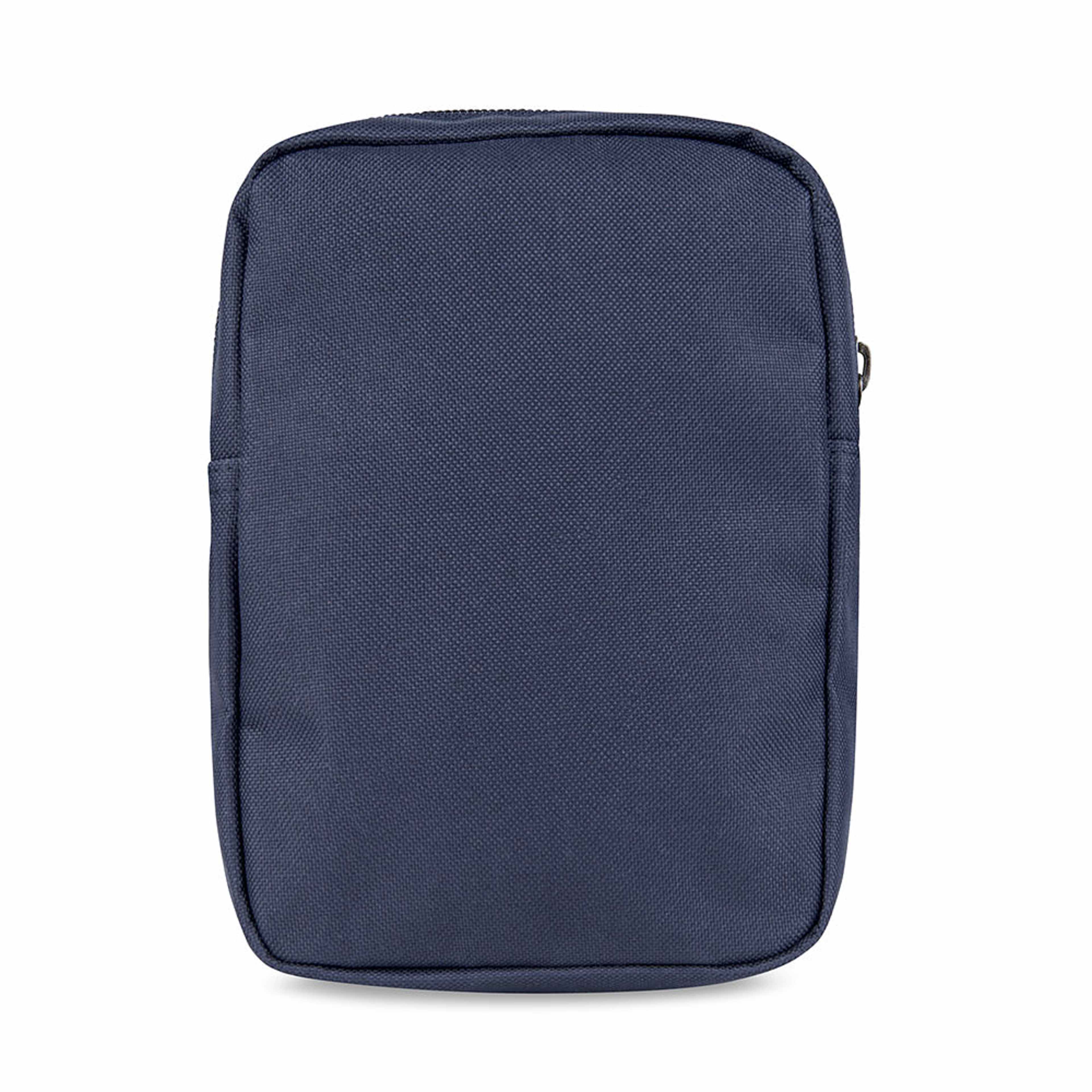 Reporter Bag, från Lyle & Scott, i färgen Navy. Klicka för att öppna bilden i stort format