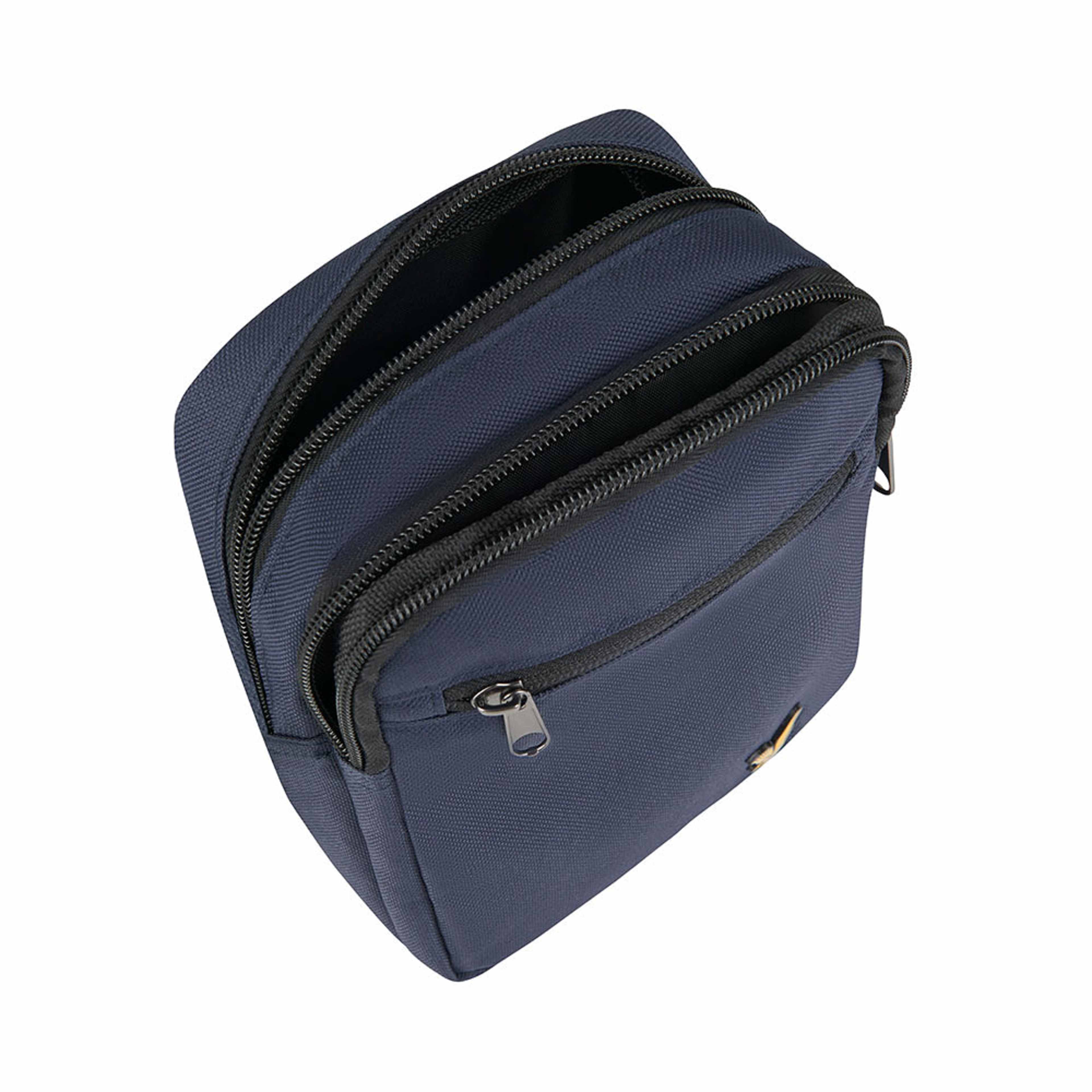 Reporter Bag, från Lyle & Scott, i färgen Navy. Klicka för att öppna bilden i stort format