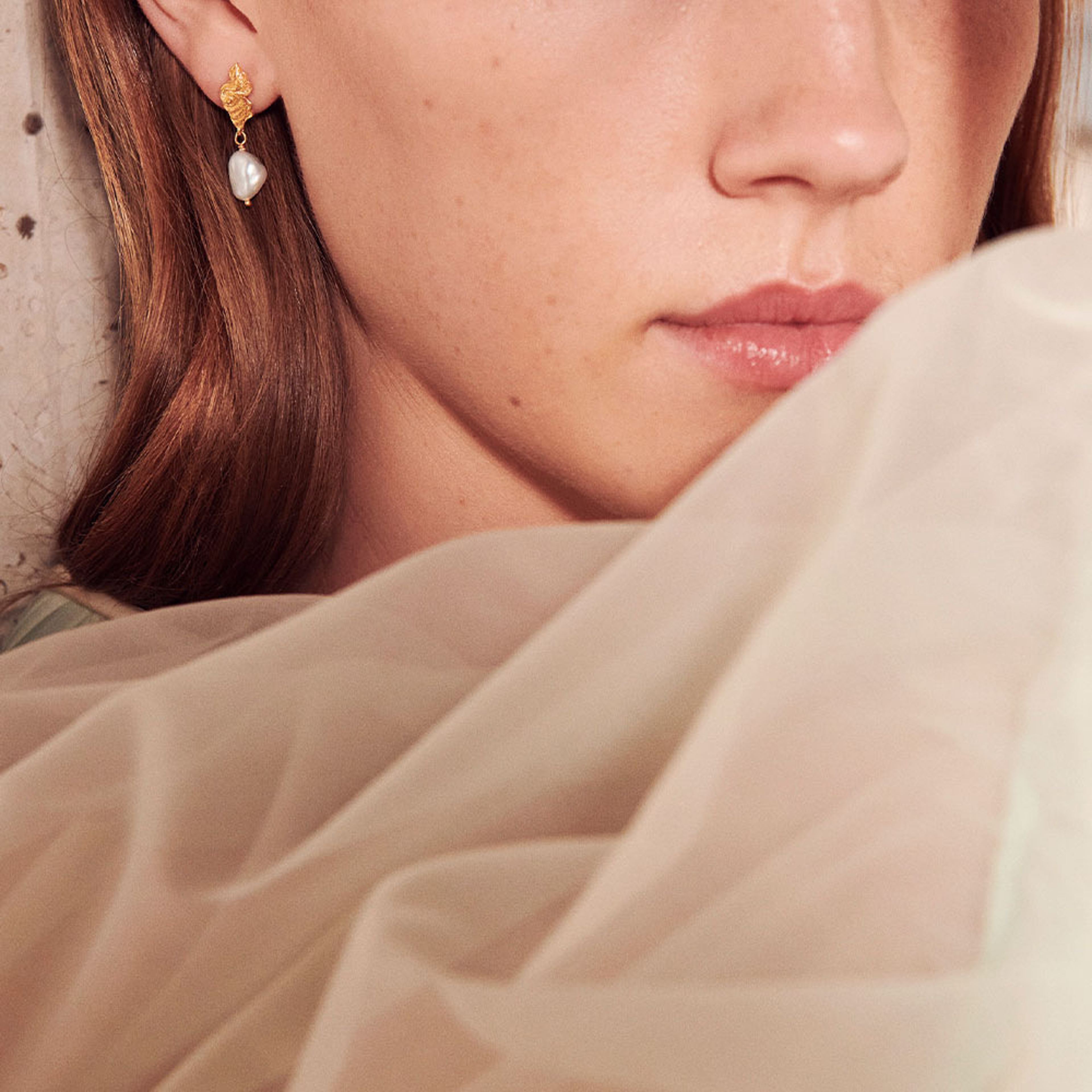 Frigg Earrings, från Maanesten, i färgen Gold Pl Silver. Klicka för att öppna bilden i stort format