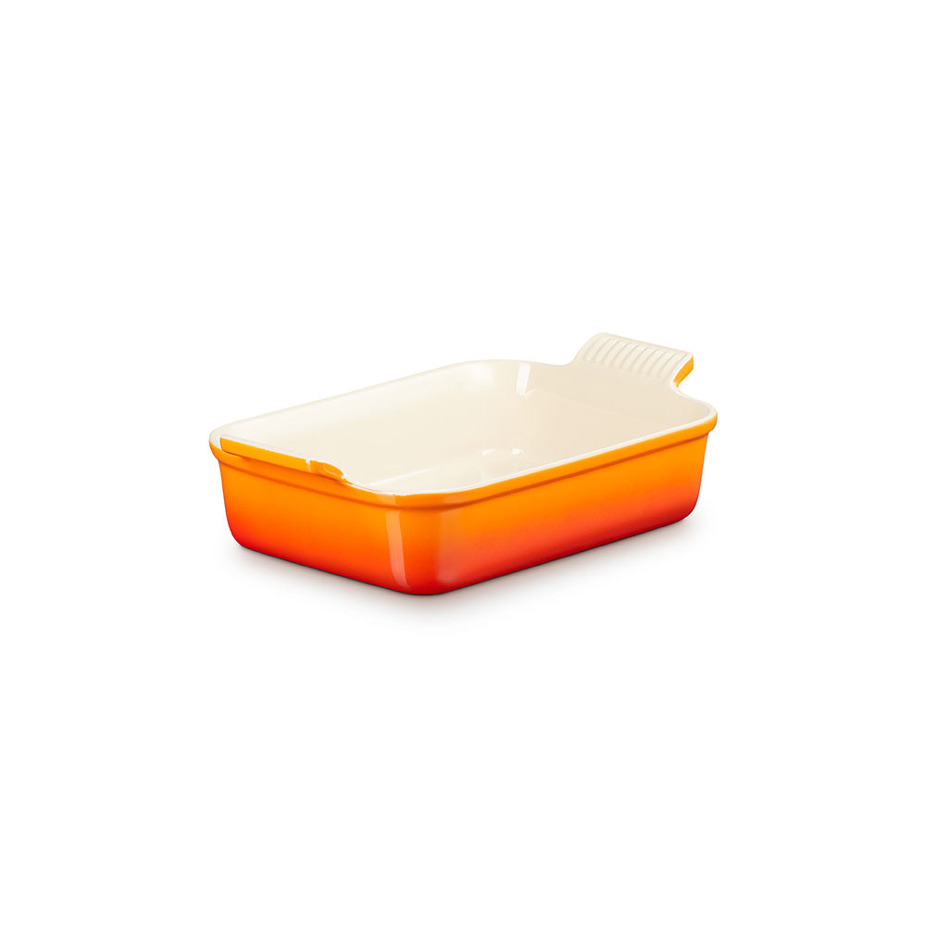 Ungsform Heritage Rekt, från Le Creuset, i färgen Volcanic. Klicka för att öppna bilden i stort format