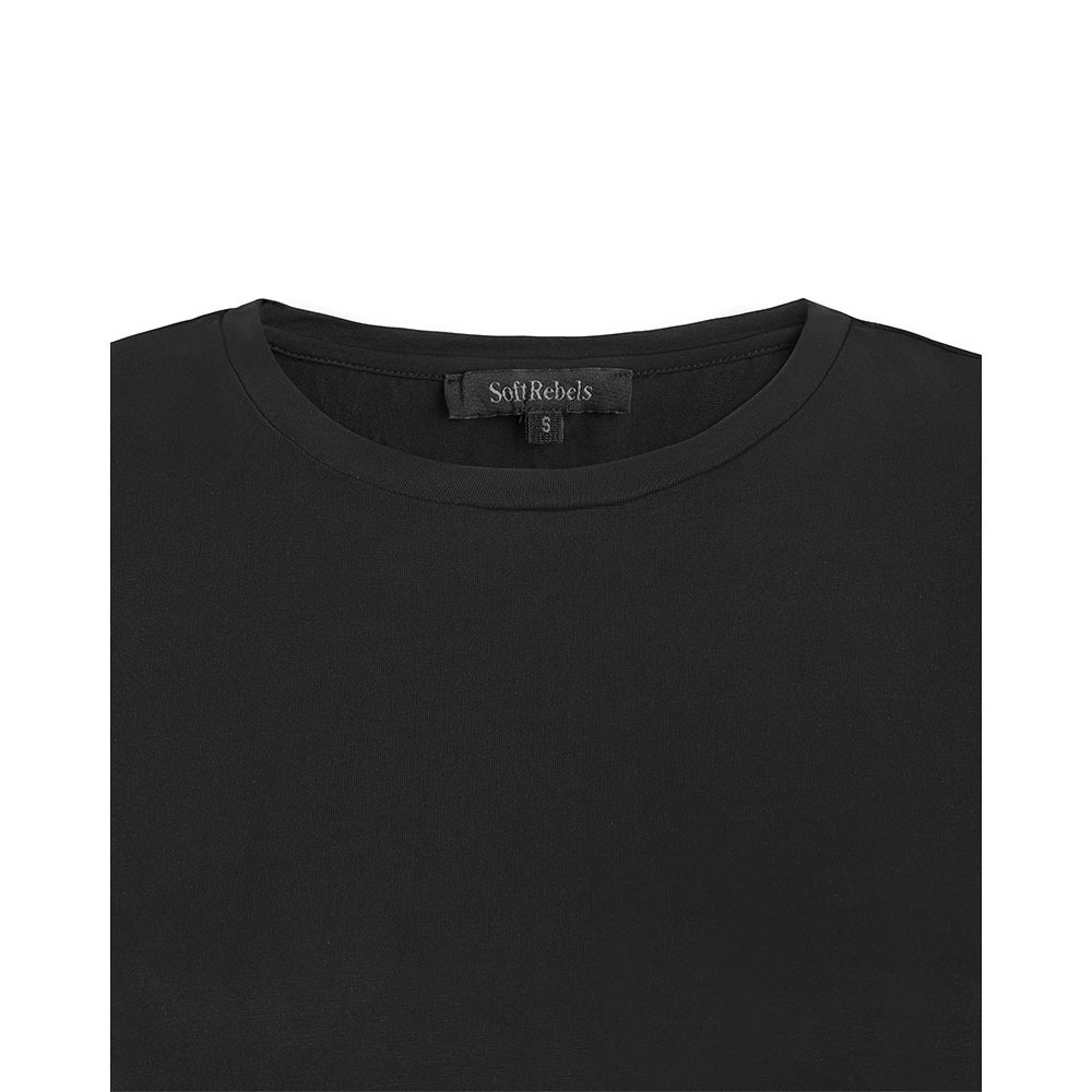 SRElla T-shirt