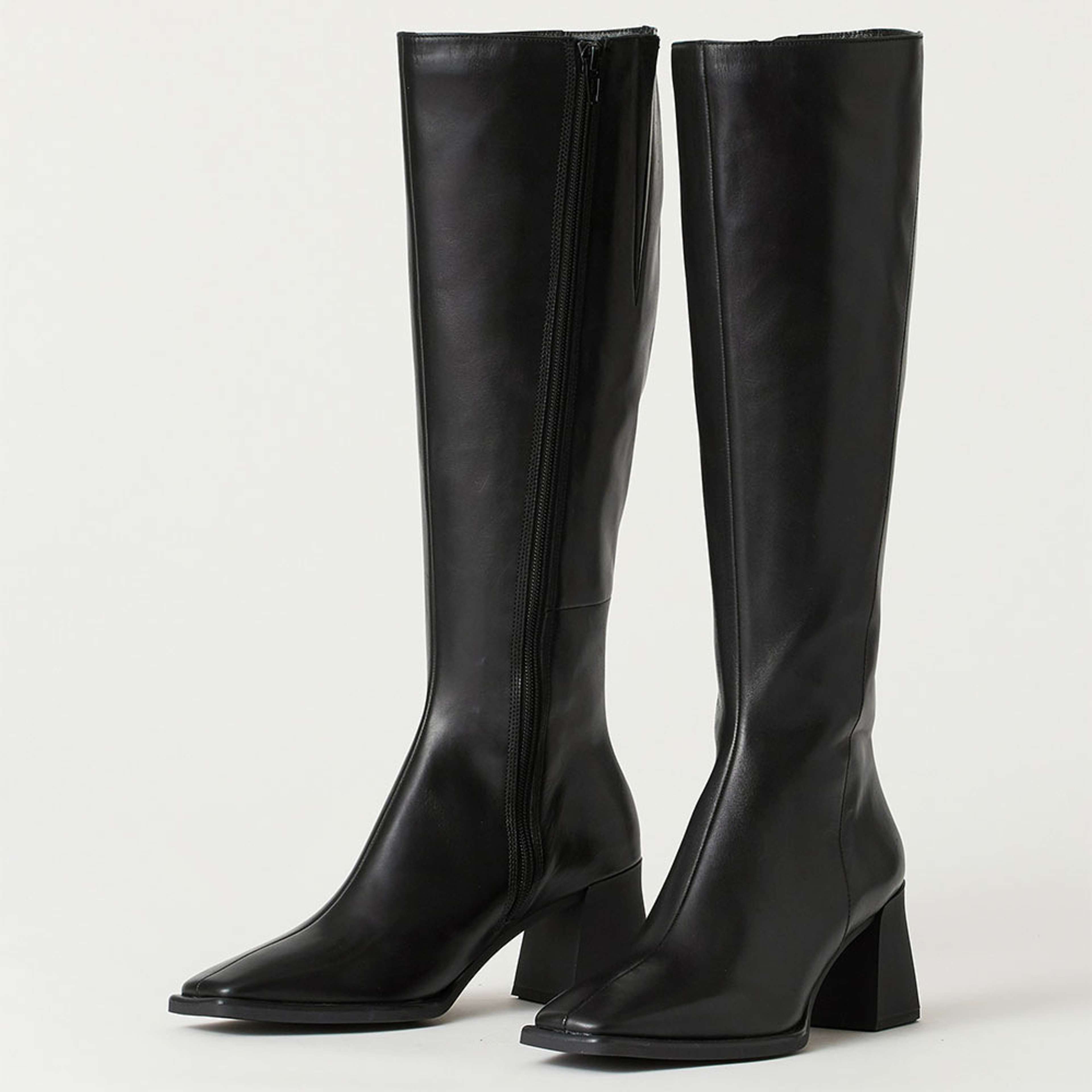 HEDDA Tall Boots with Heel, från Vagabond Shoemakers, i färgen Black. Klicka för att öppna bilden i stort format