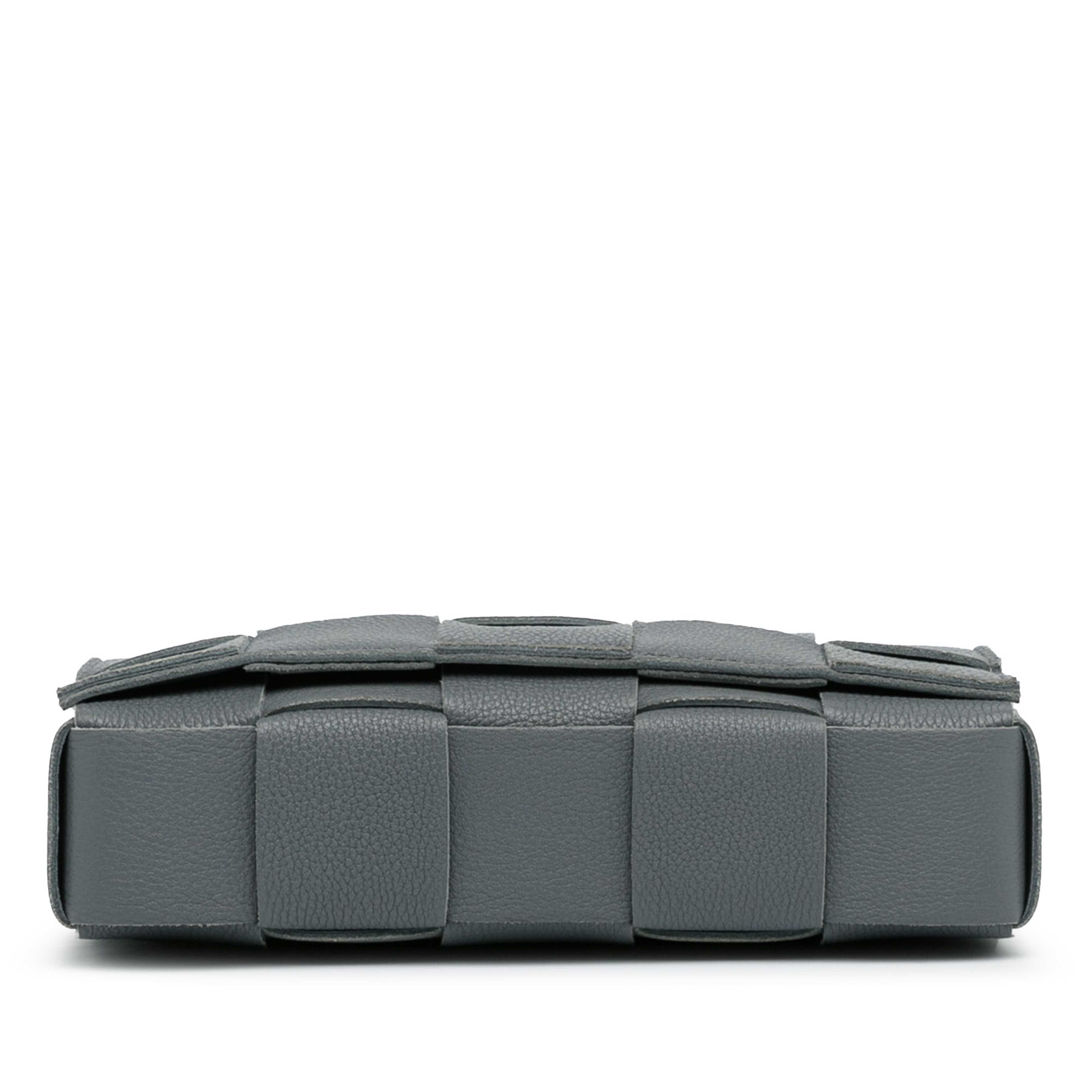 Bottega Veneta Maxi Intrecciato Cassette