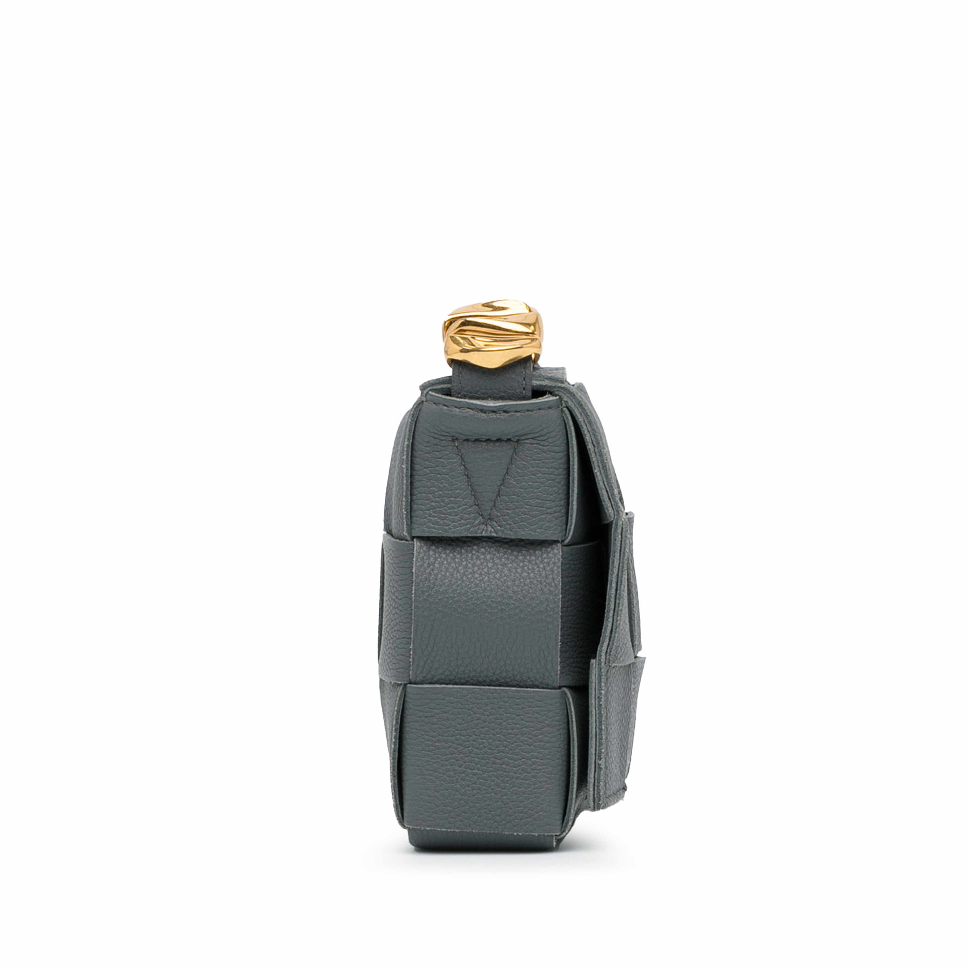Bottega Veneta Maxi Intrecciato Cassette