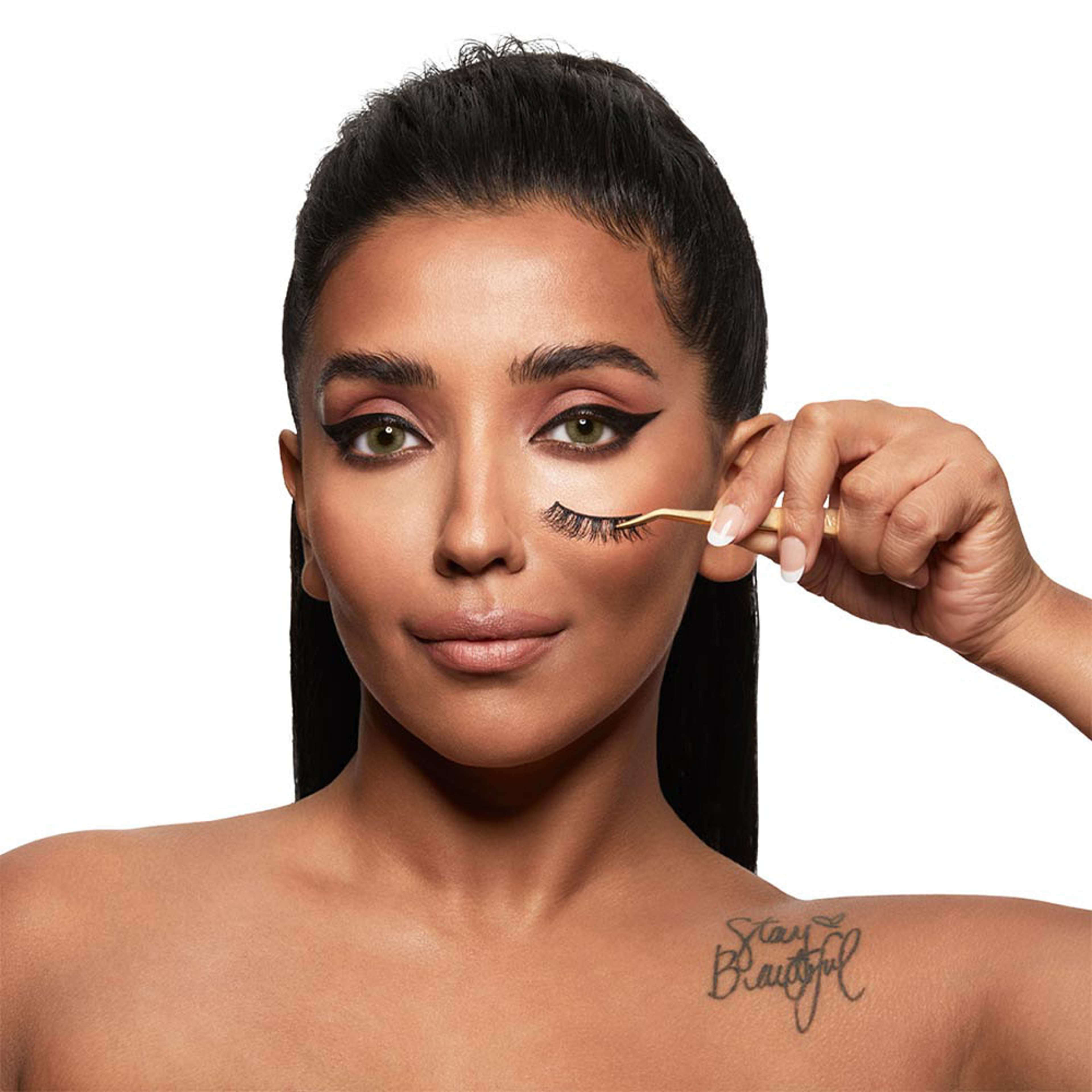False Lash Applicator, från SWATI Cosmetics, i färgen Gold. Klicka för att öppna bilden i stort format