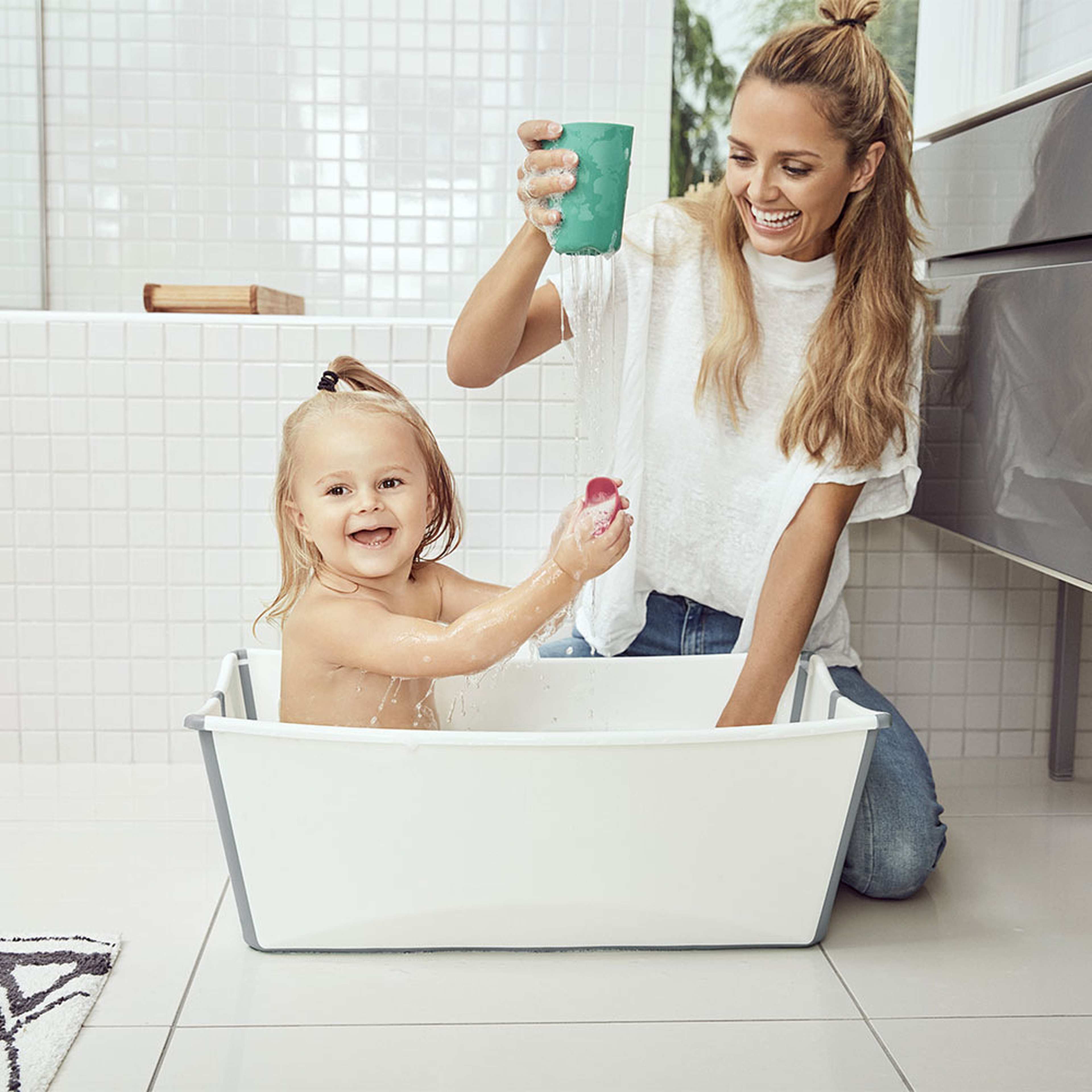 Stokke® Flexi Bath® White Aqua, från STOKKE, i färgen White Aqua. Klicka för att öppna bilden i stort format