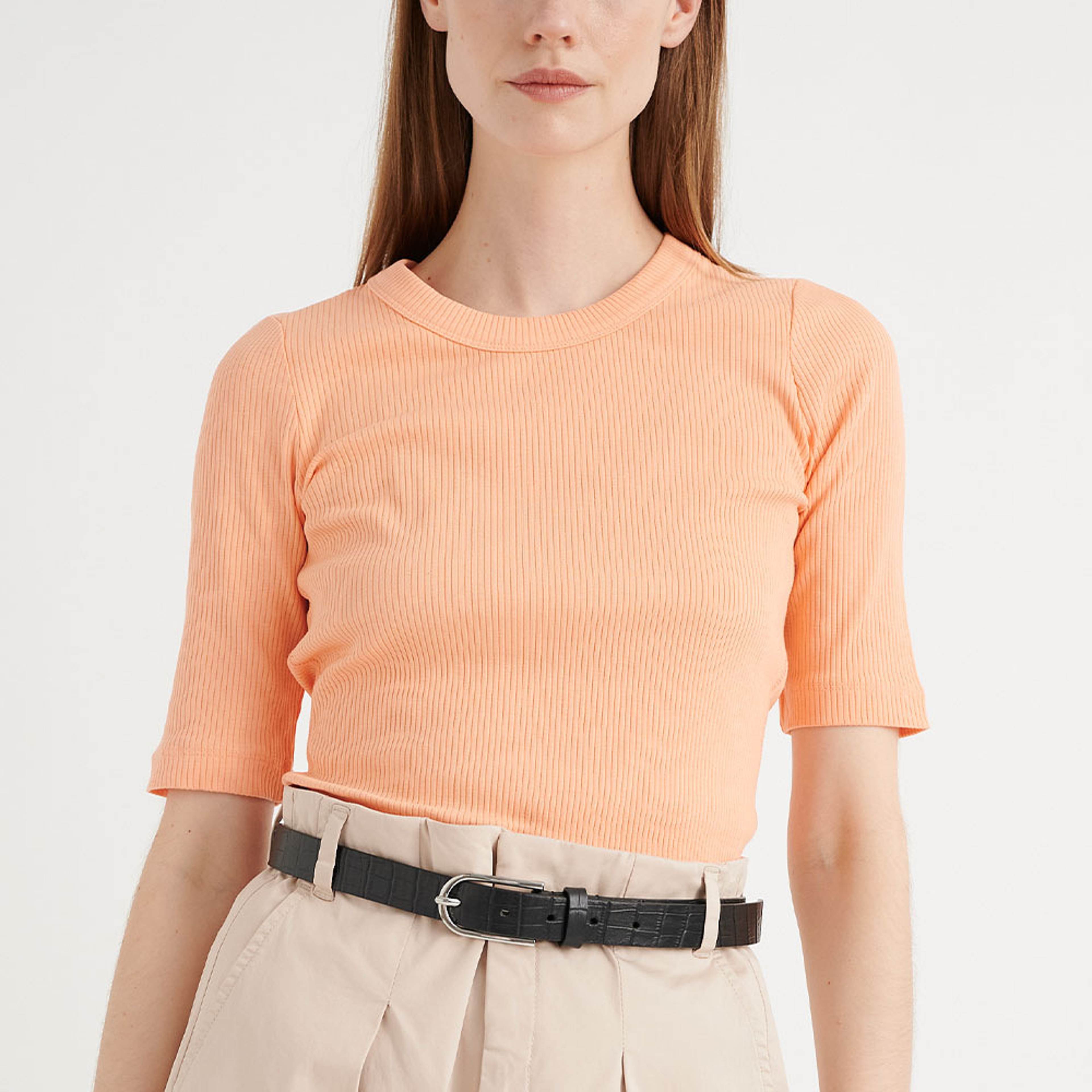 DagnaIW T-Shirt, från Inwear, i färgen Melon Juice. Klicka för att öppna bilden i stort format