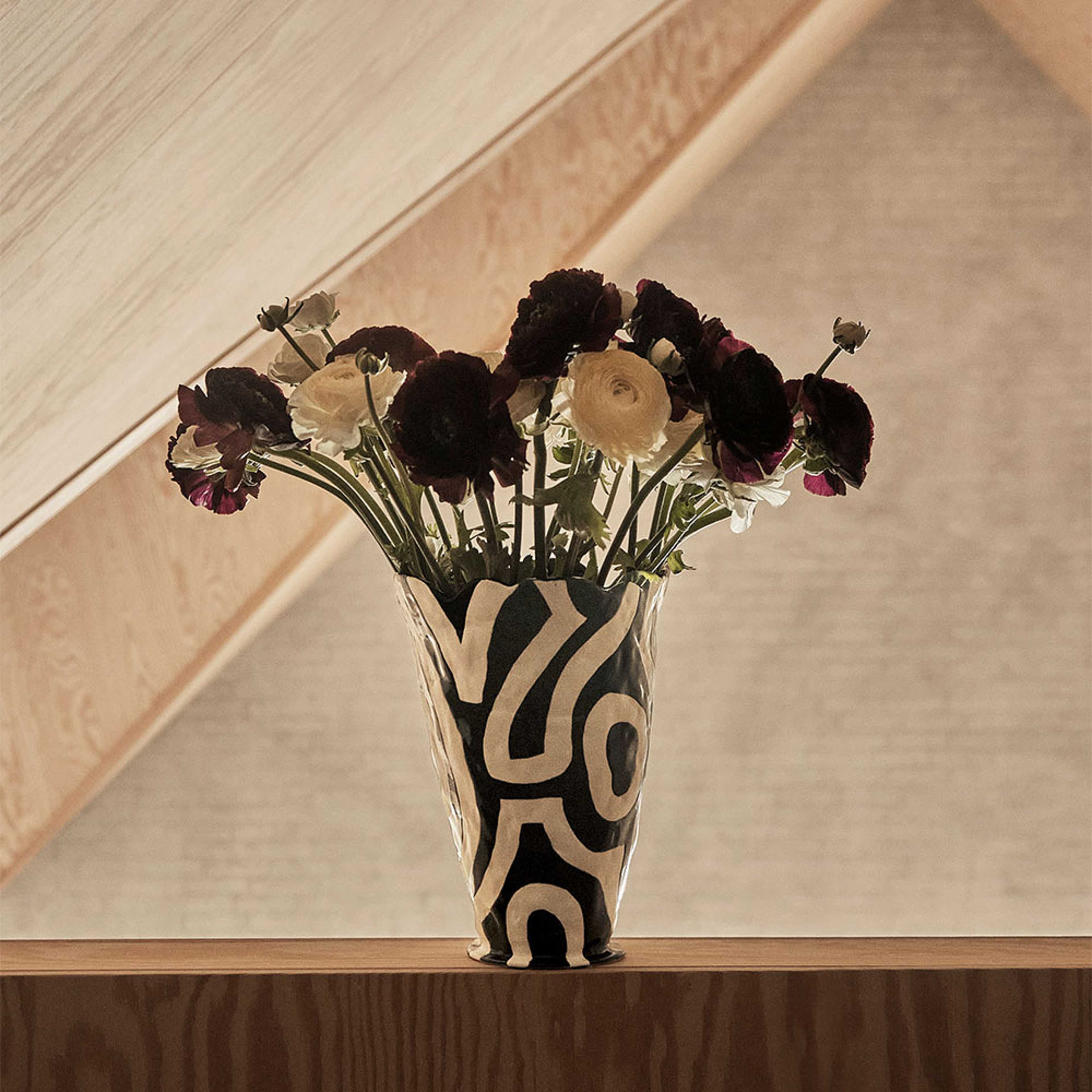 Jessica Hans Vase Shadow
