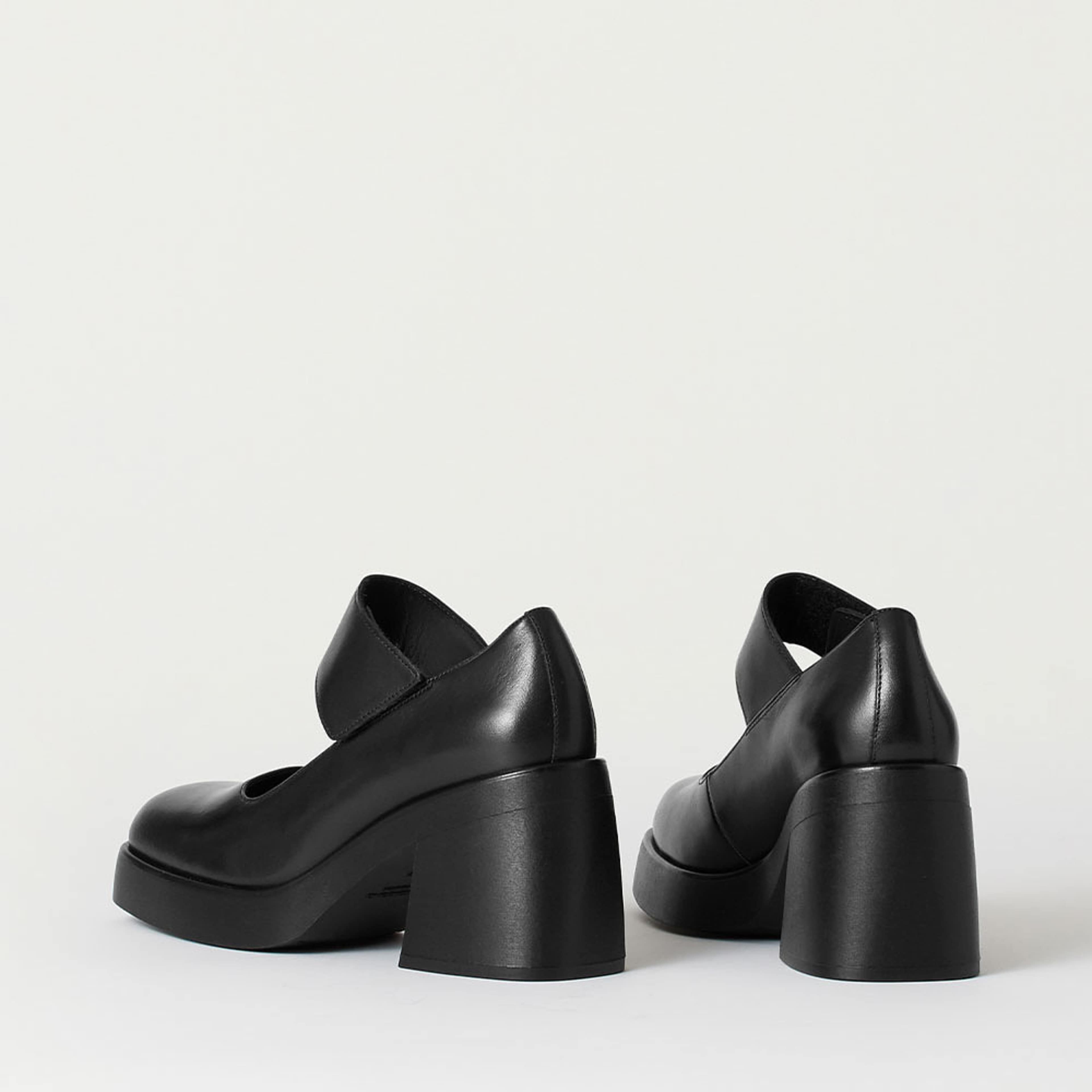BROOKE PUMPS