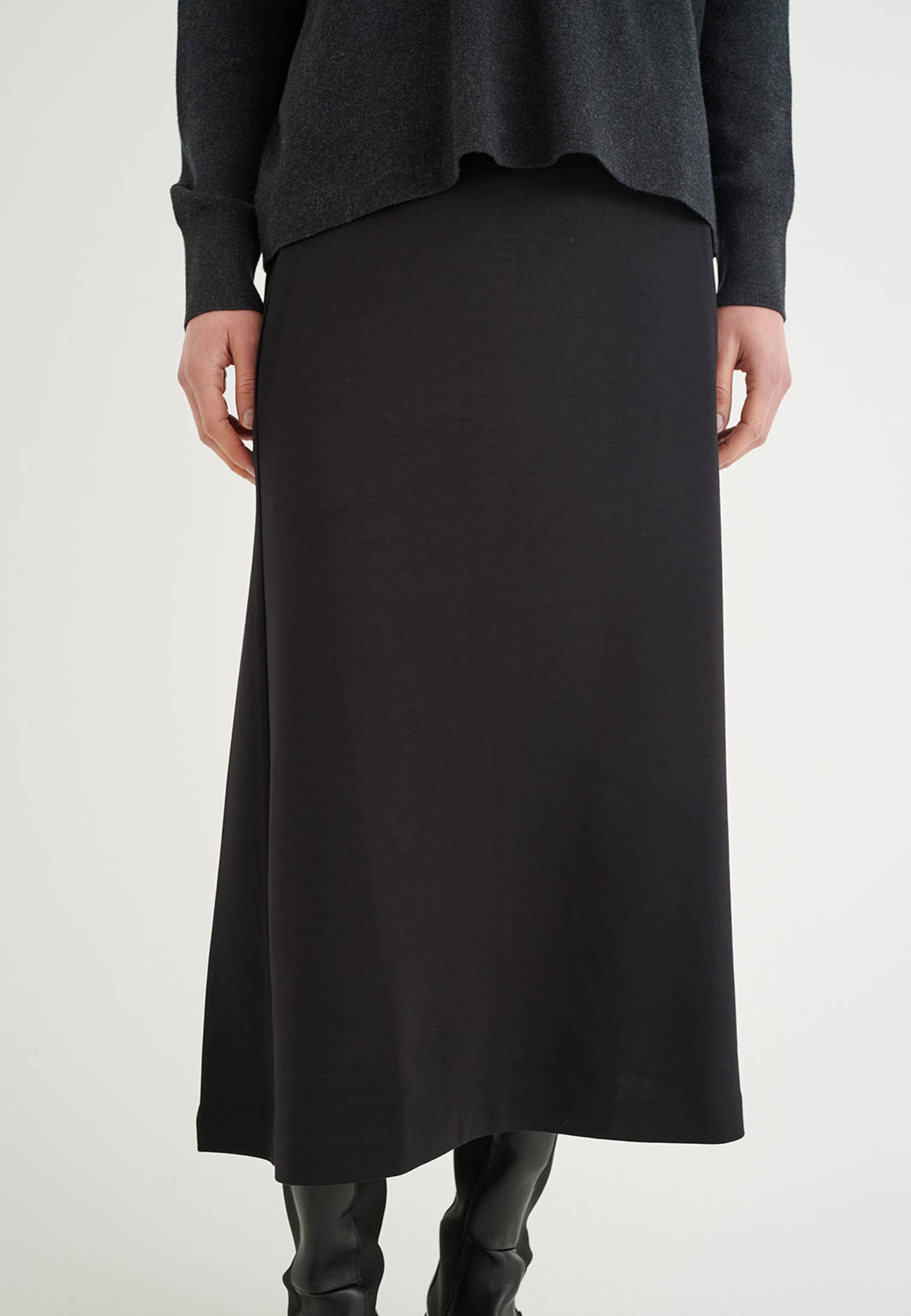 MoncentIW Skirt, från Inwear, i färgen Black.