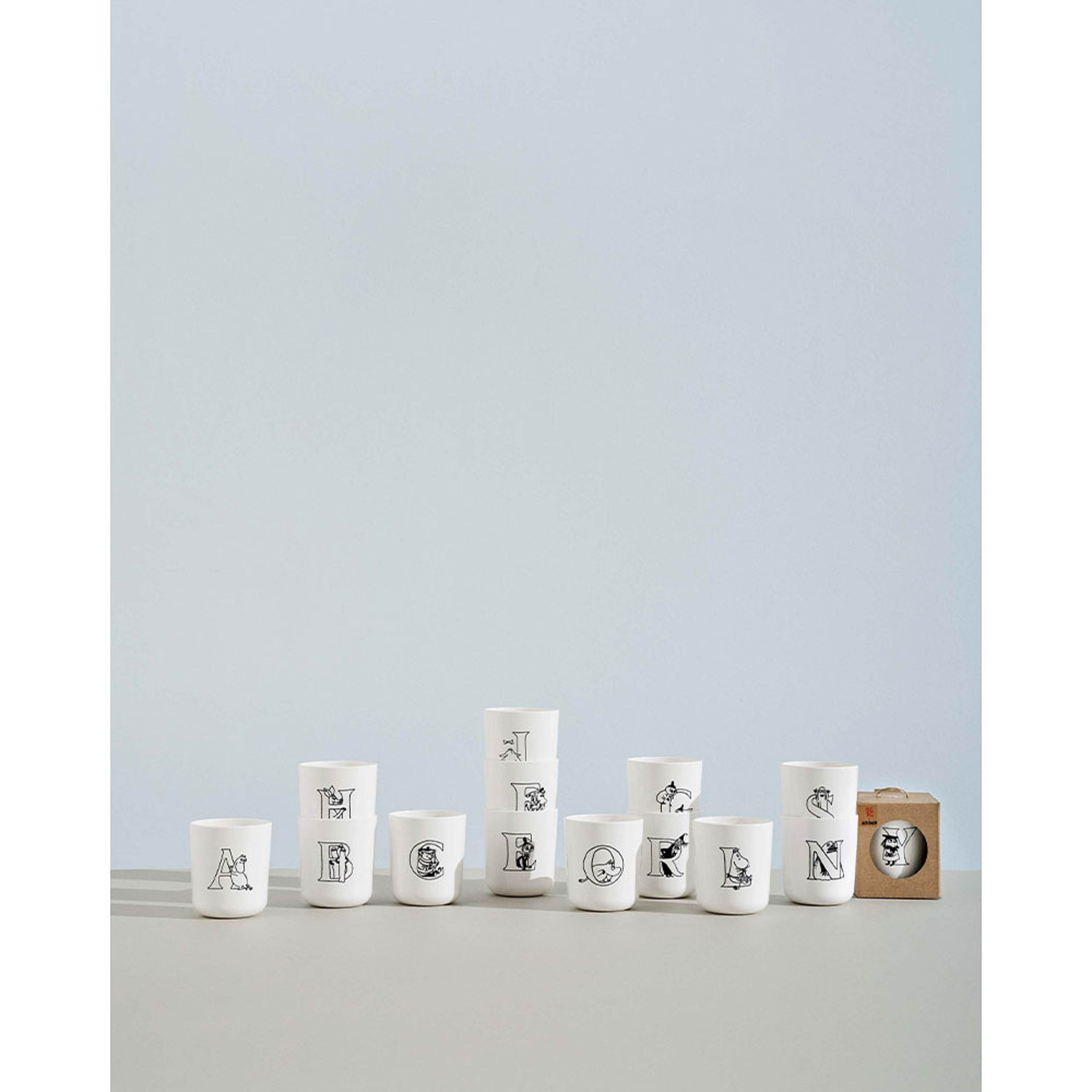 Mumin ABC kopp B 0.2 l. - Mumin white, från Rig-tig, i färgen Moomin White. Klicka för att öppna bilden i stort format