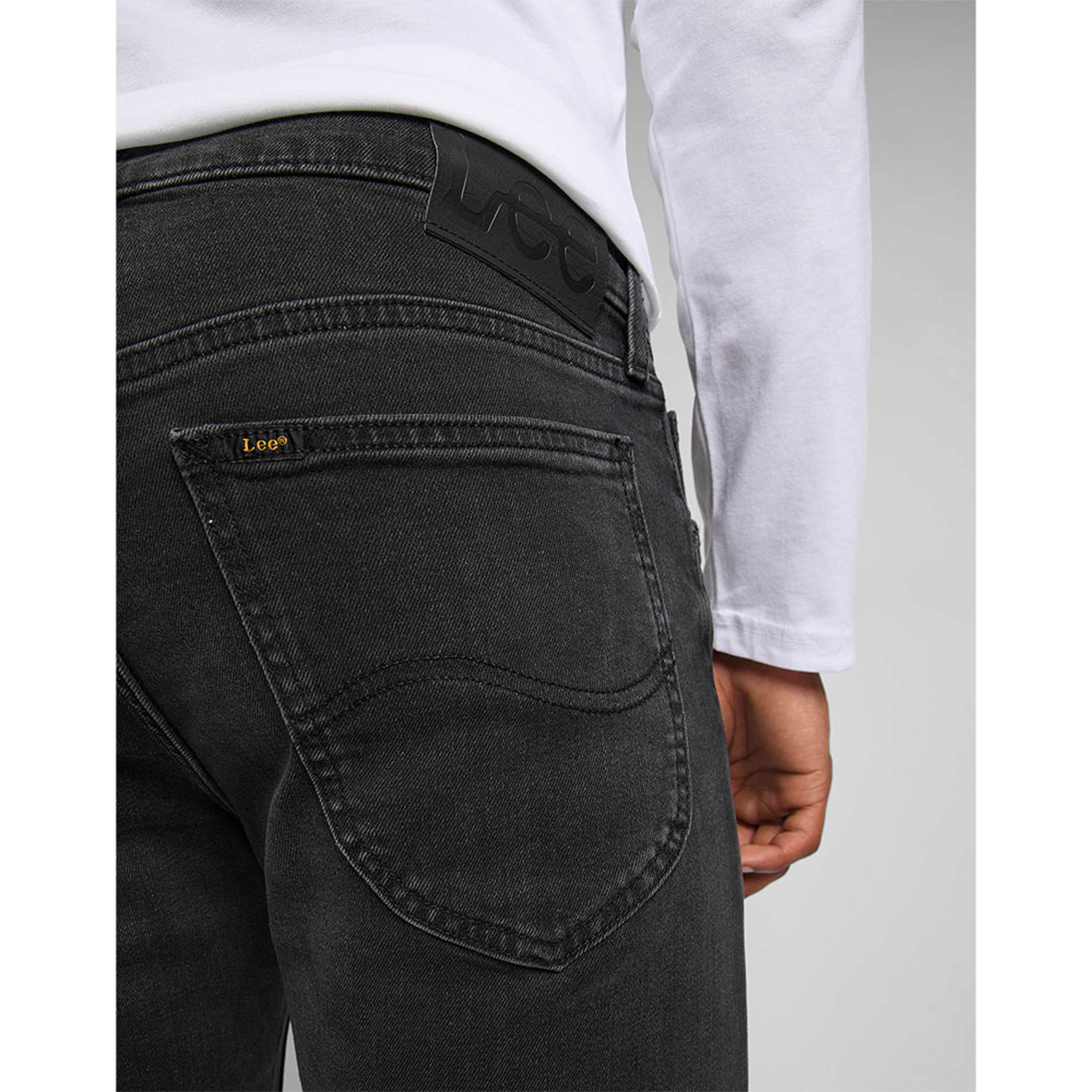 Daren Zip Fly Jeans