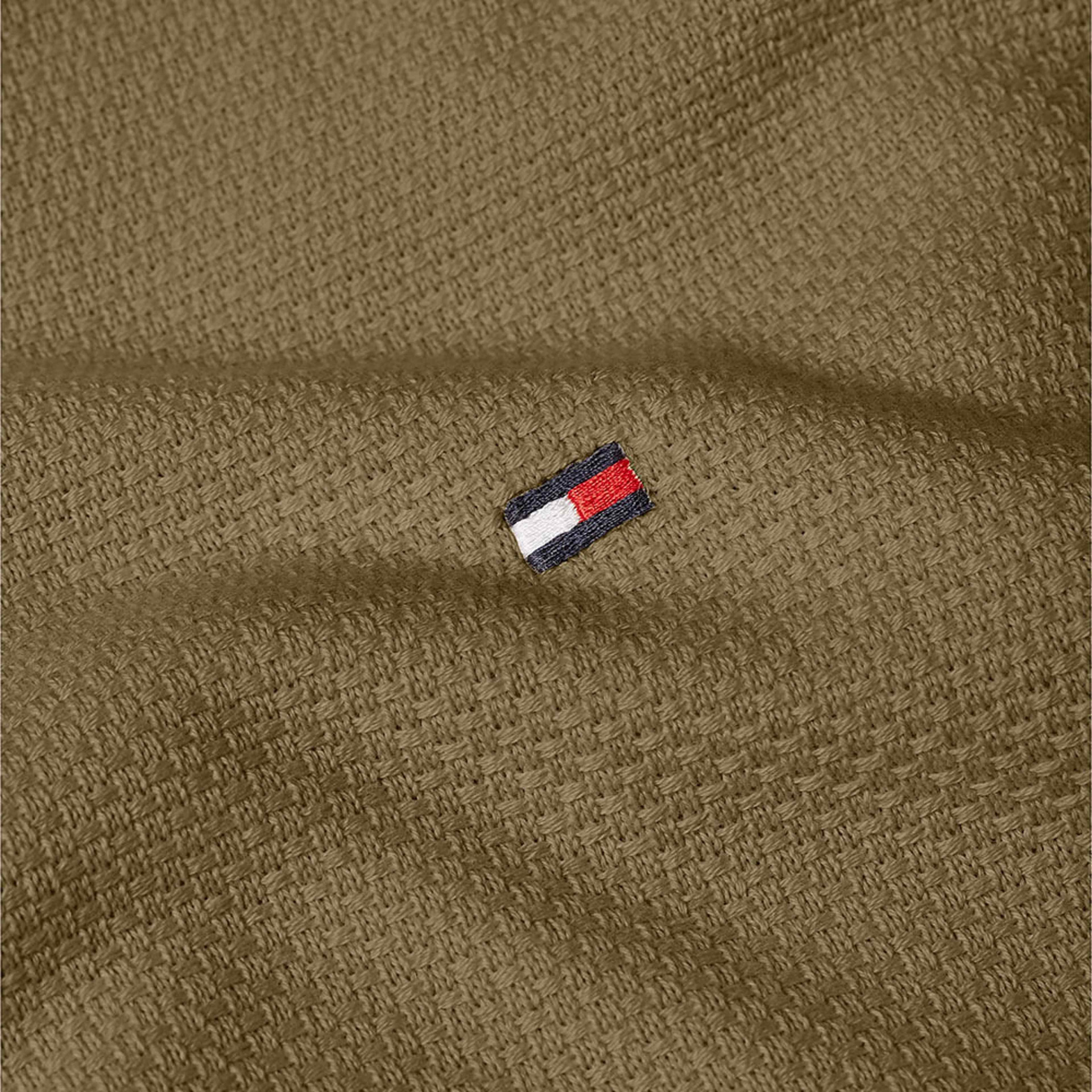 Basket Weave Structure Crew Neck Pullover, från Tommy Hilfiger, i färgen Faded Military. Klicka för att öppna bilden i stort format