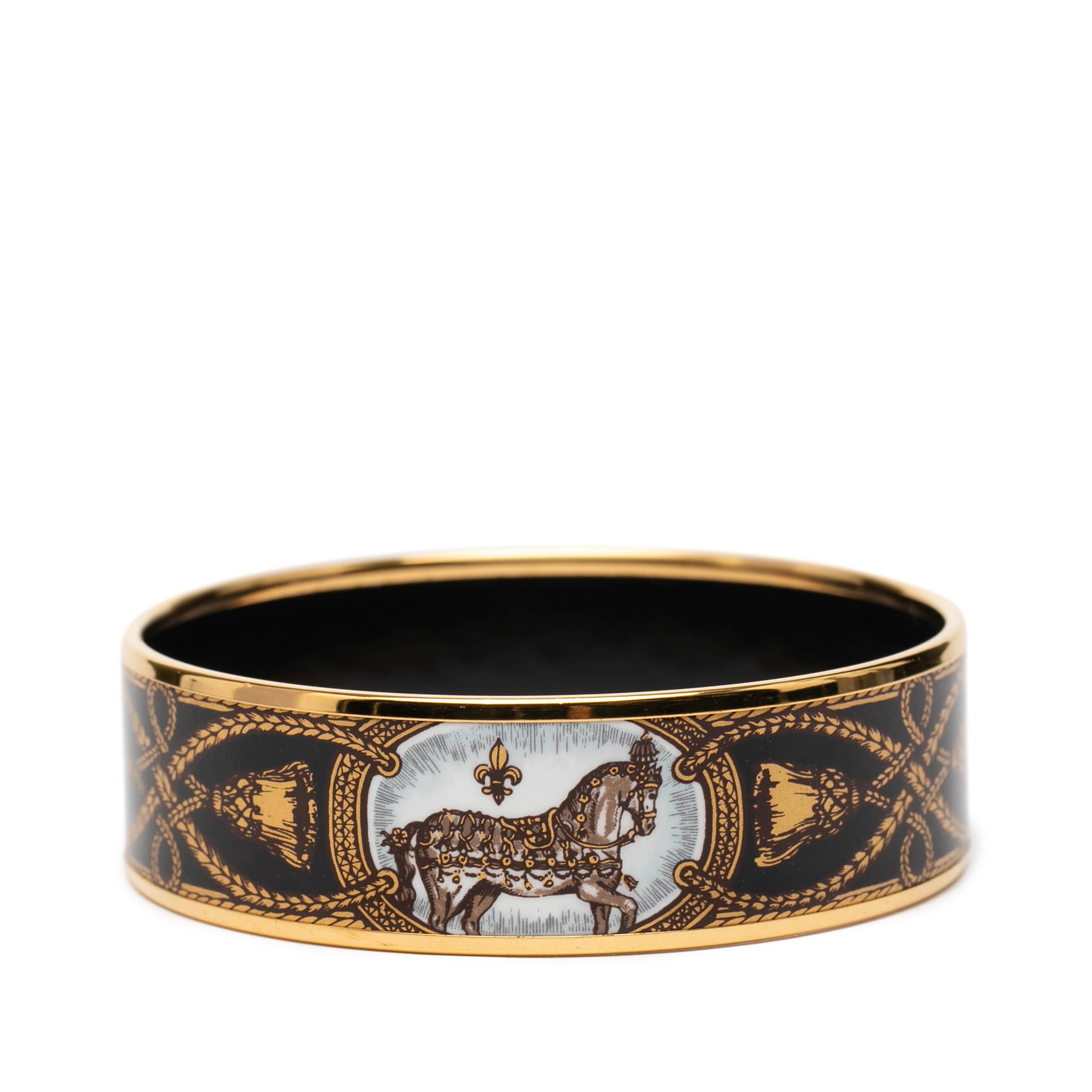 Hermès Wide Enamel Grand Apparat Bracelet 70, från Luxclusif, i färgen black. Klicka för att öppna bilden i stort format