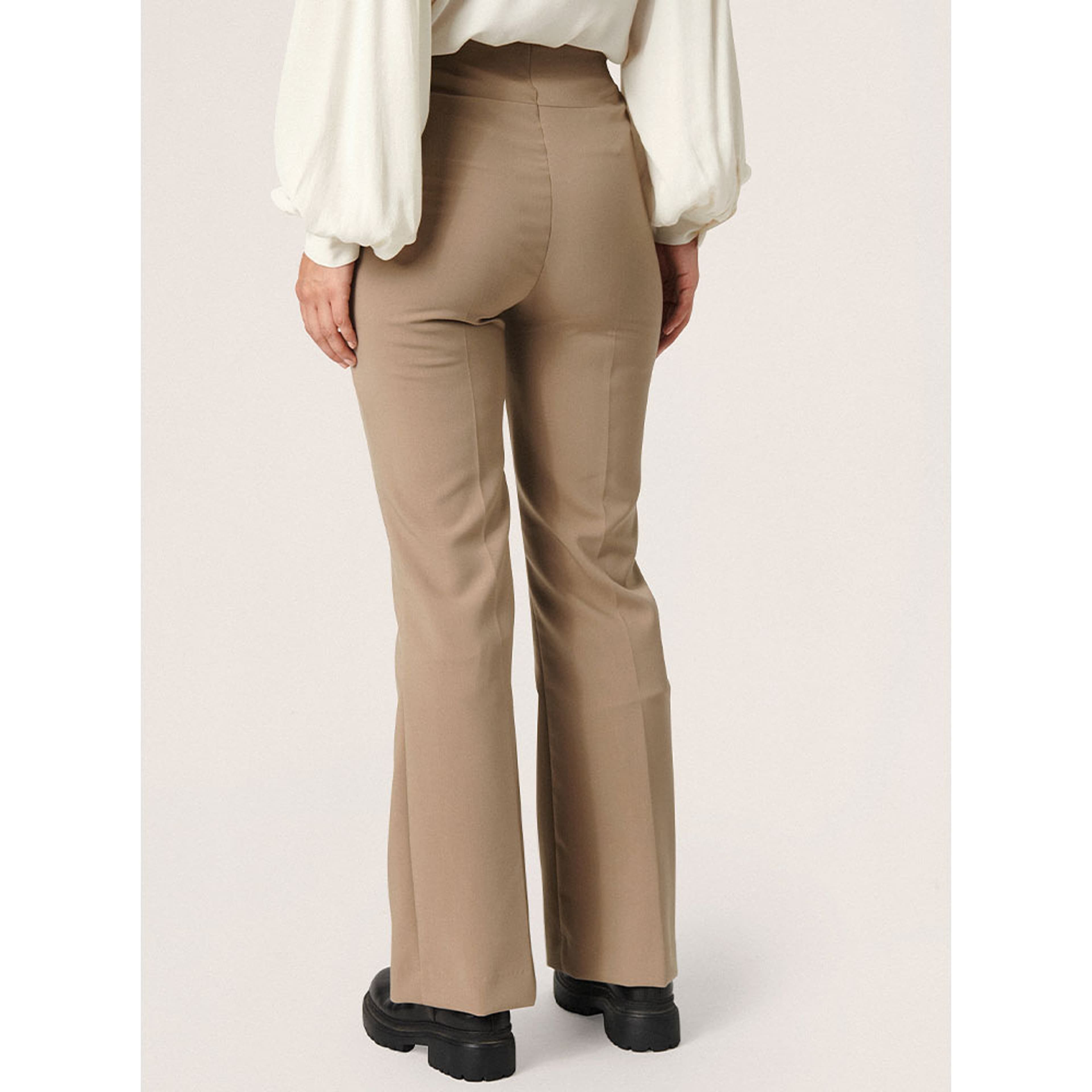 SLCorinne Pants, från Soaked In Luxury, i färgen Brindle. Klicka för att öppna bilden i stort format