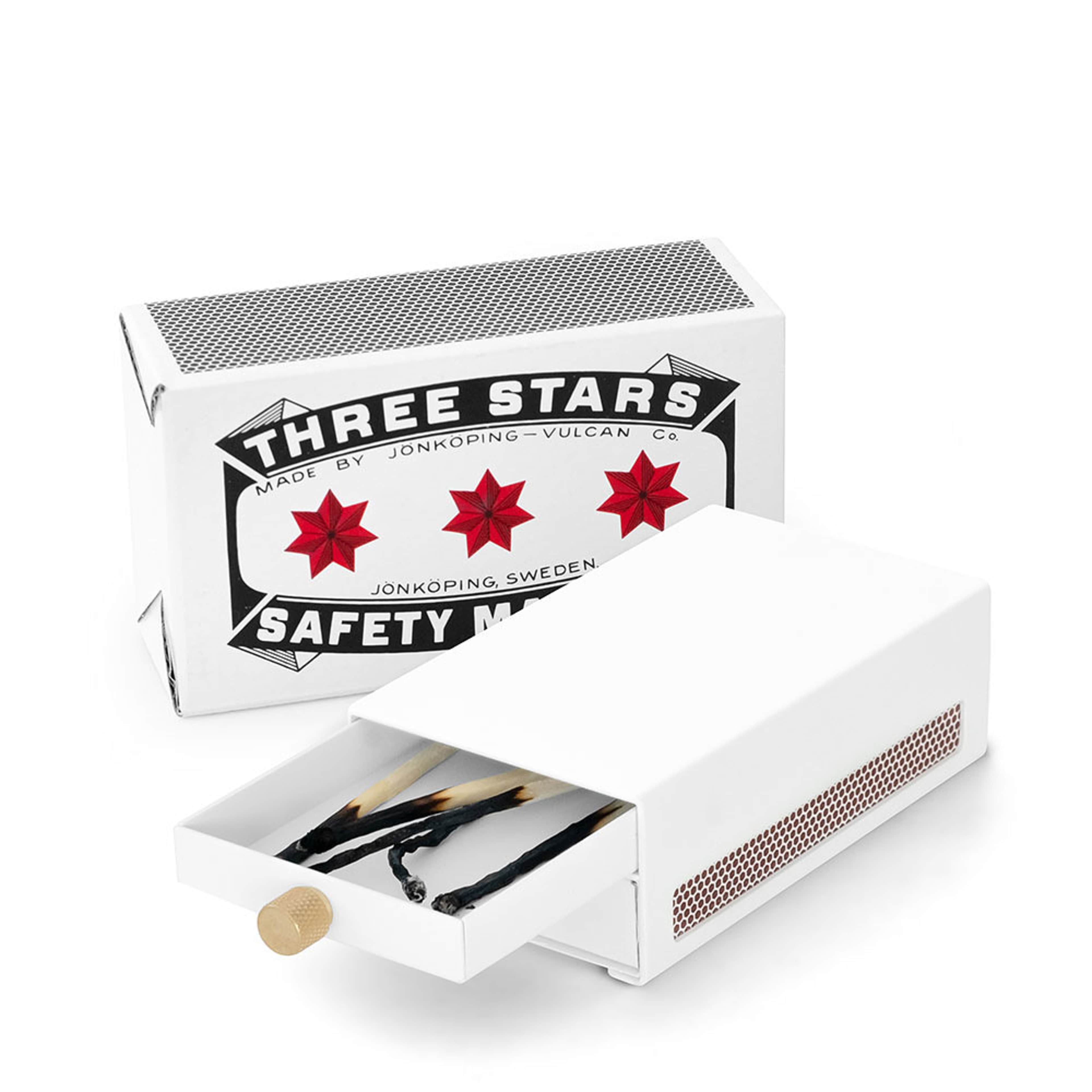 Tändsticksfodral Three Stars, från Solstickan Design, i färgen Vit. Klicka för att öppna bilden i stort format