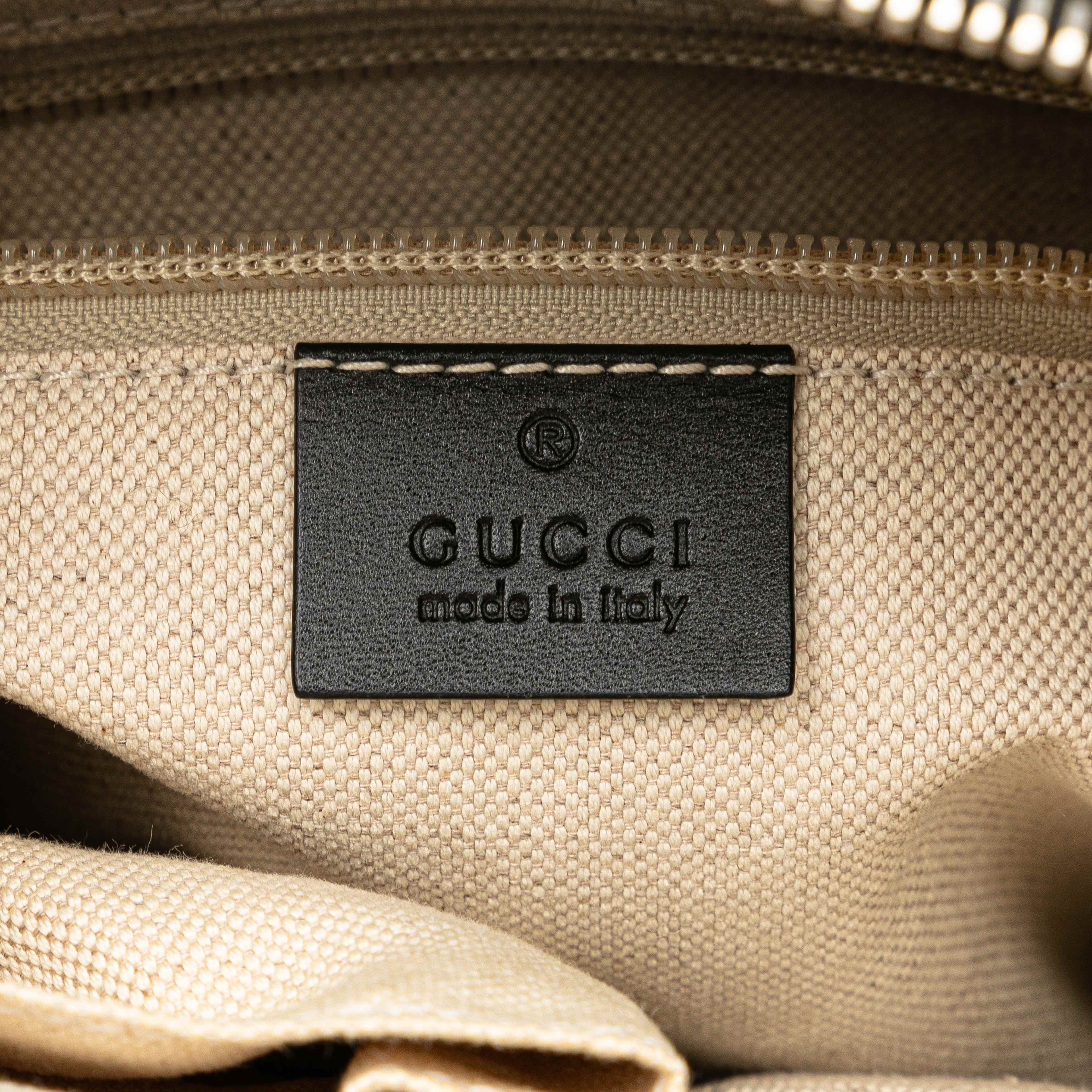 Gucci Diamante Coated Canvas Zip Crossbody, från Luxclusif, i färgen beige. Klicka för att öppna bilden i stort format
