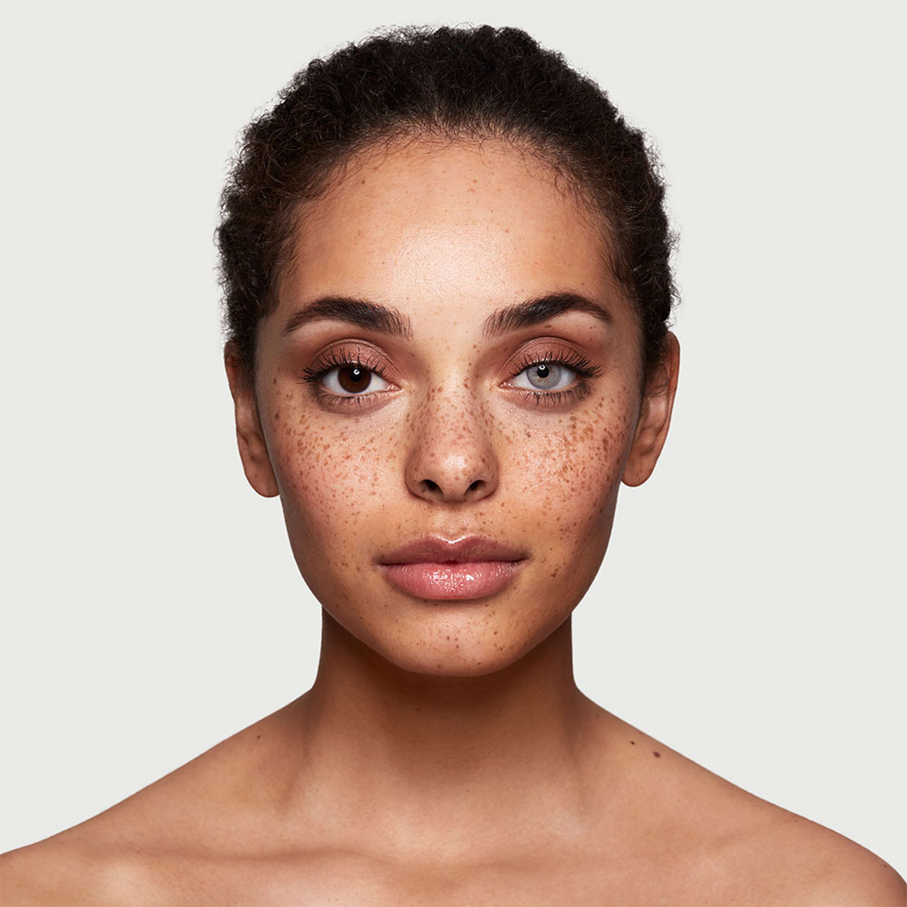 1-Day Cosmetic Lenses - PEARL, från SWATI Cosmetics, i färgen Pearl. Klicka för att öppna bilden i stort format