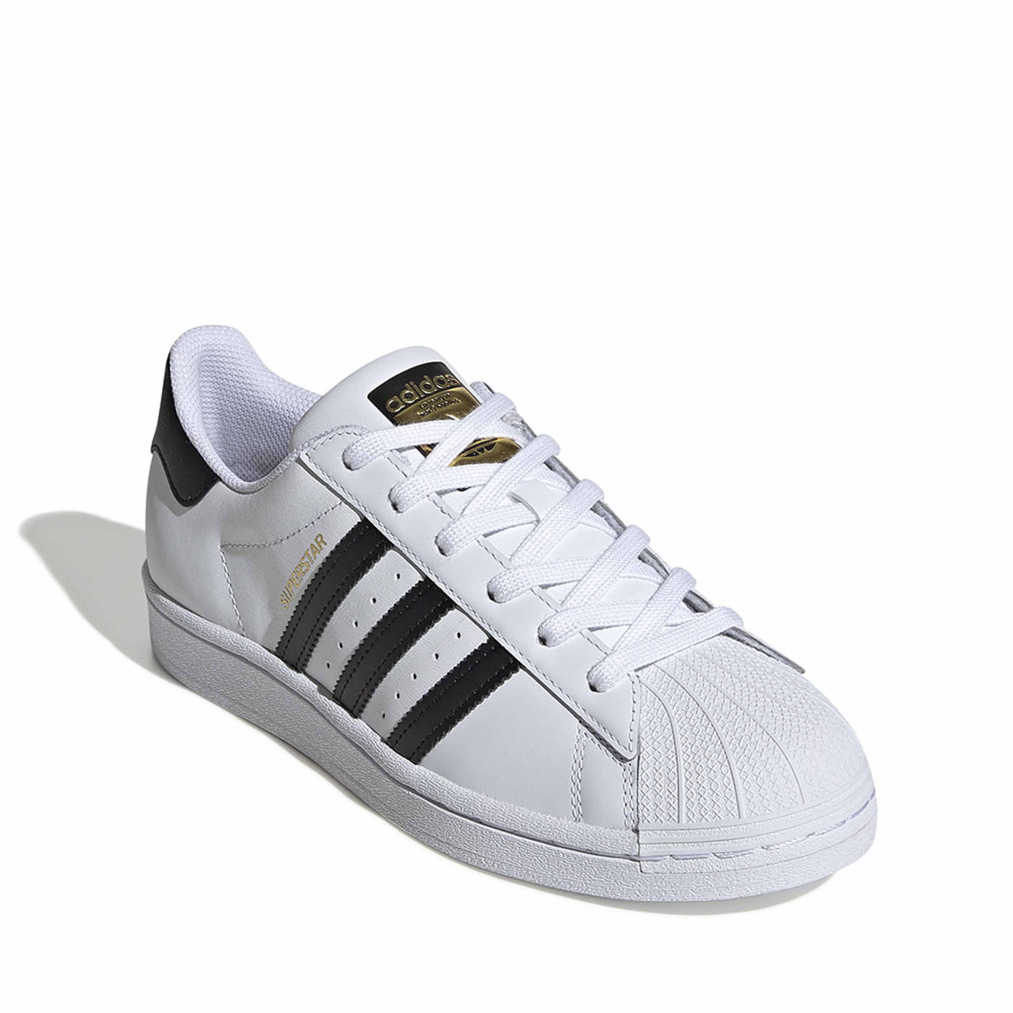 Superstar Shoes, från Adidas Originals, i färgen White/Black. Klicka för att öppna bilden i stort format