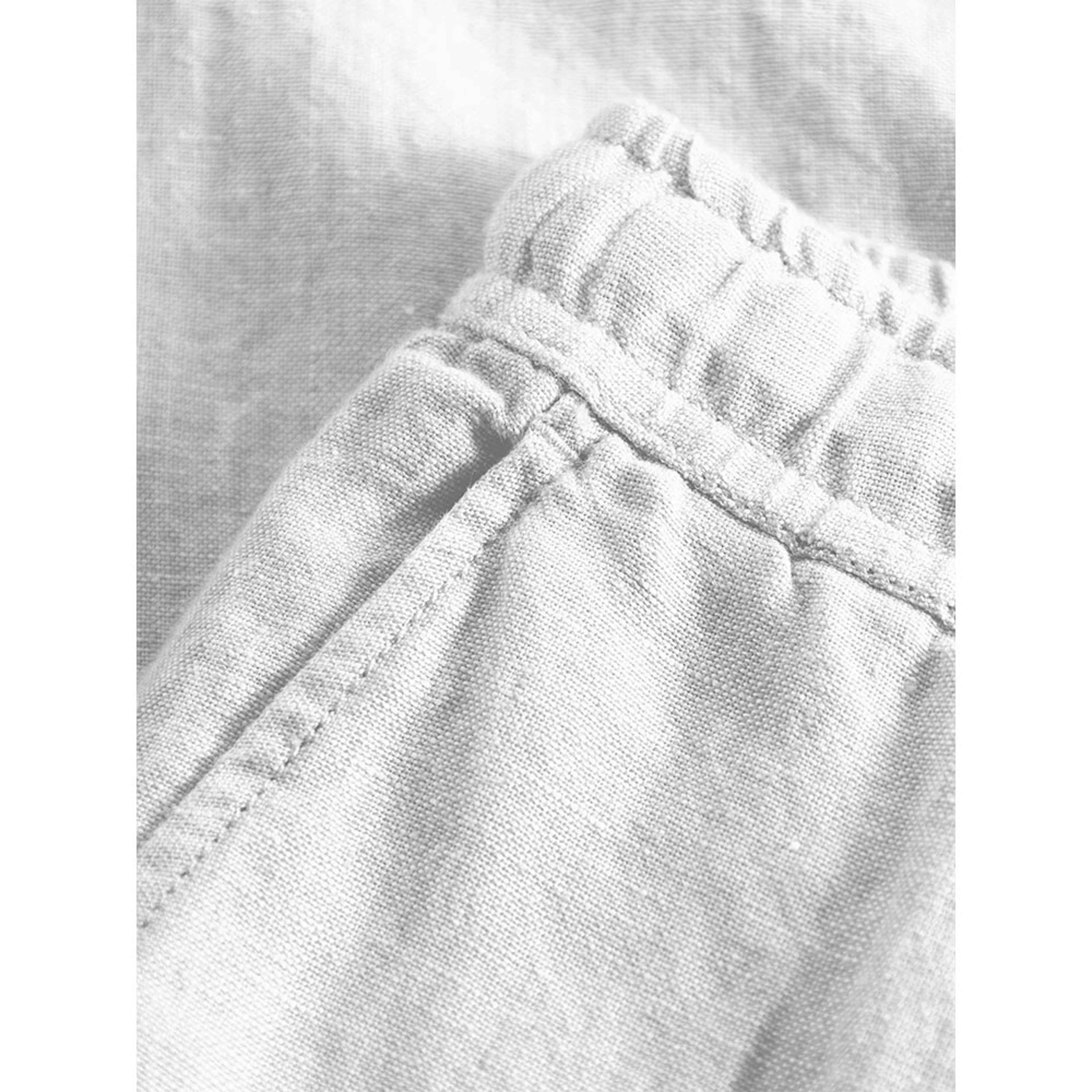 Loose Linen Pant, från Knowledge Cotton Apparel, i färgen Bright White. Klicka för att öppna bilden i stort format