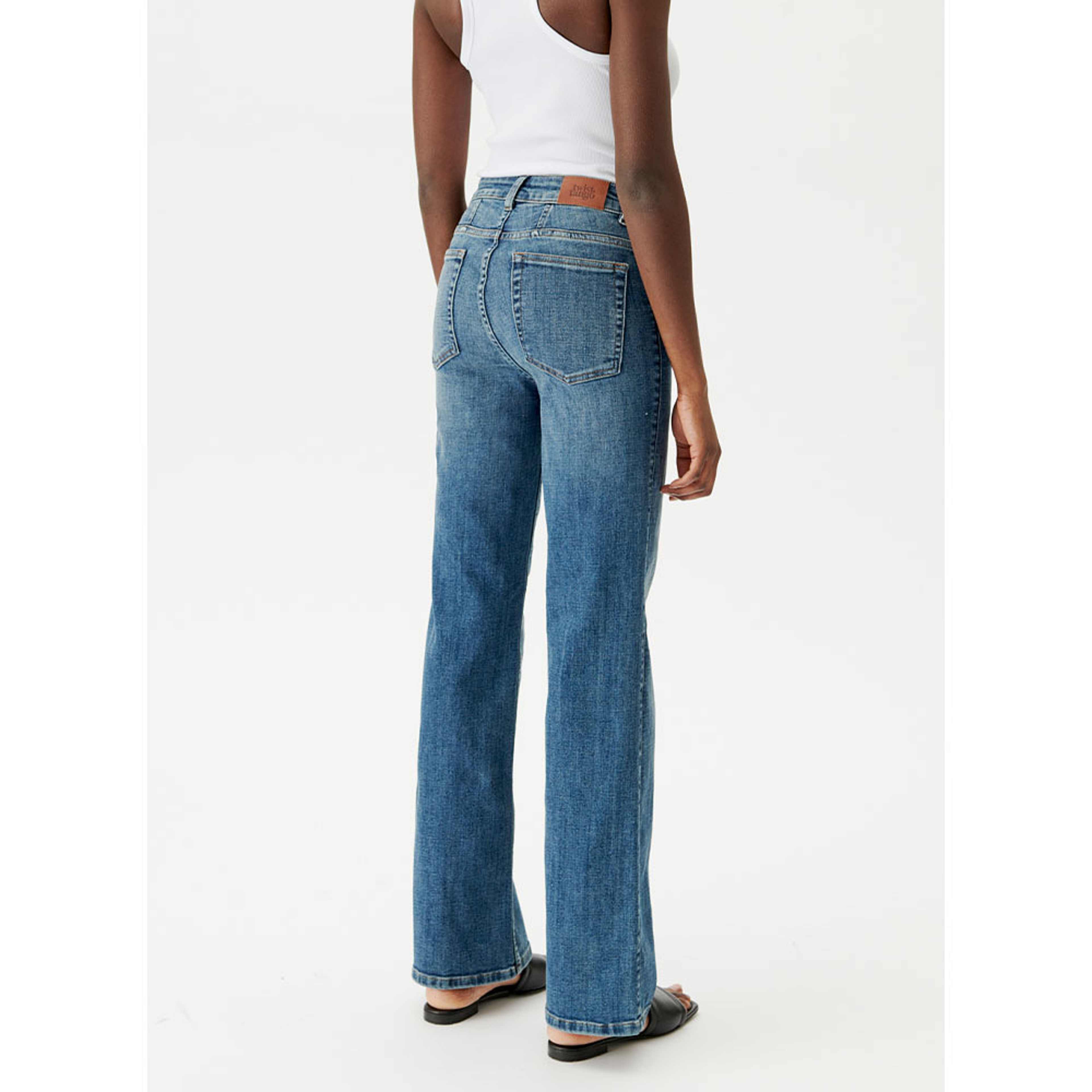 Cleo Jeans