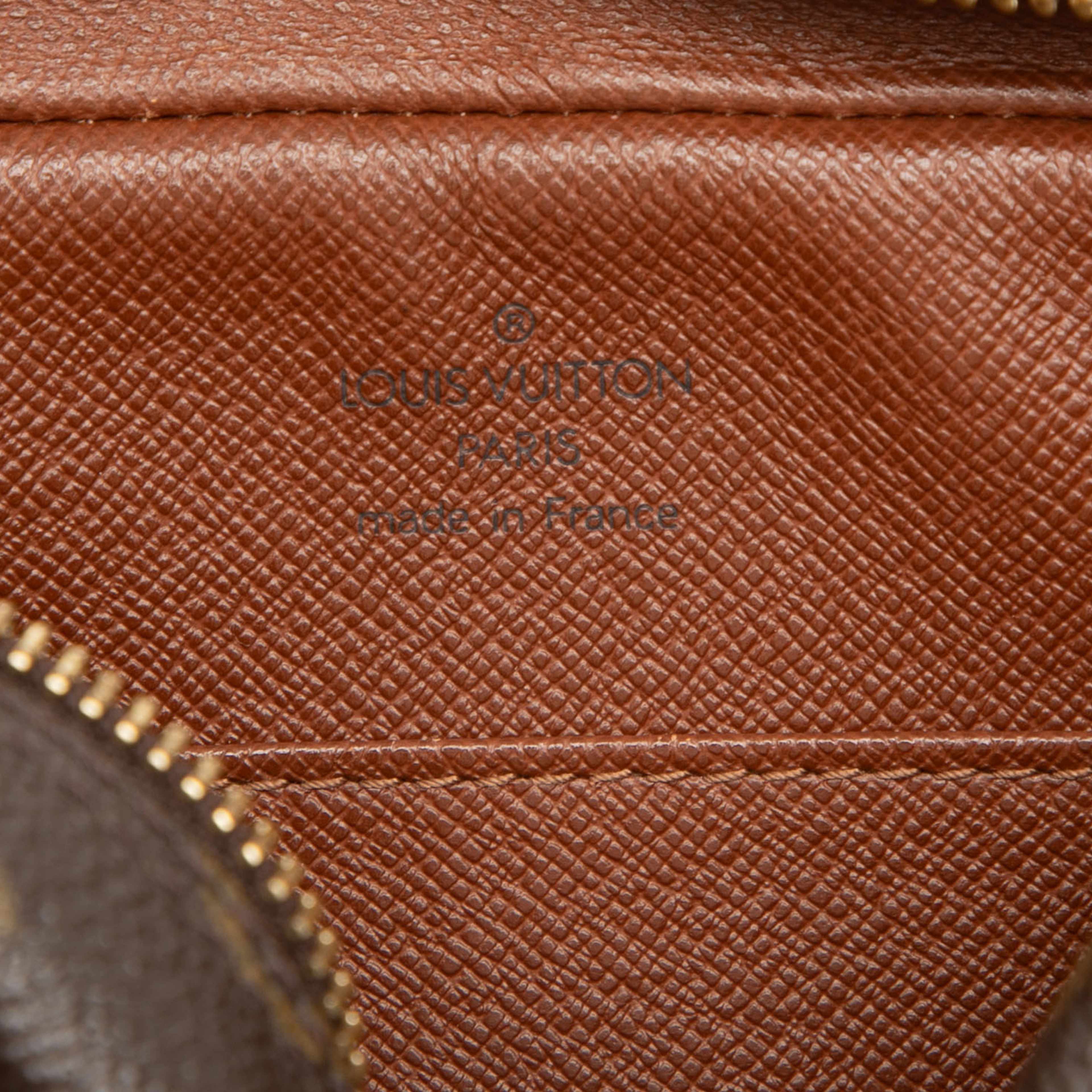 Louis Vuitton Monogram Pochette Cite, från Luxclusif, i färgen brown. Klicka för att öppna bilden i stort format
