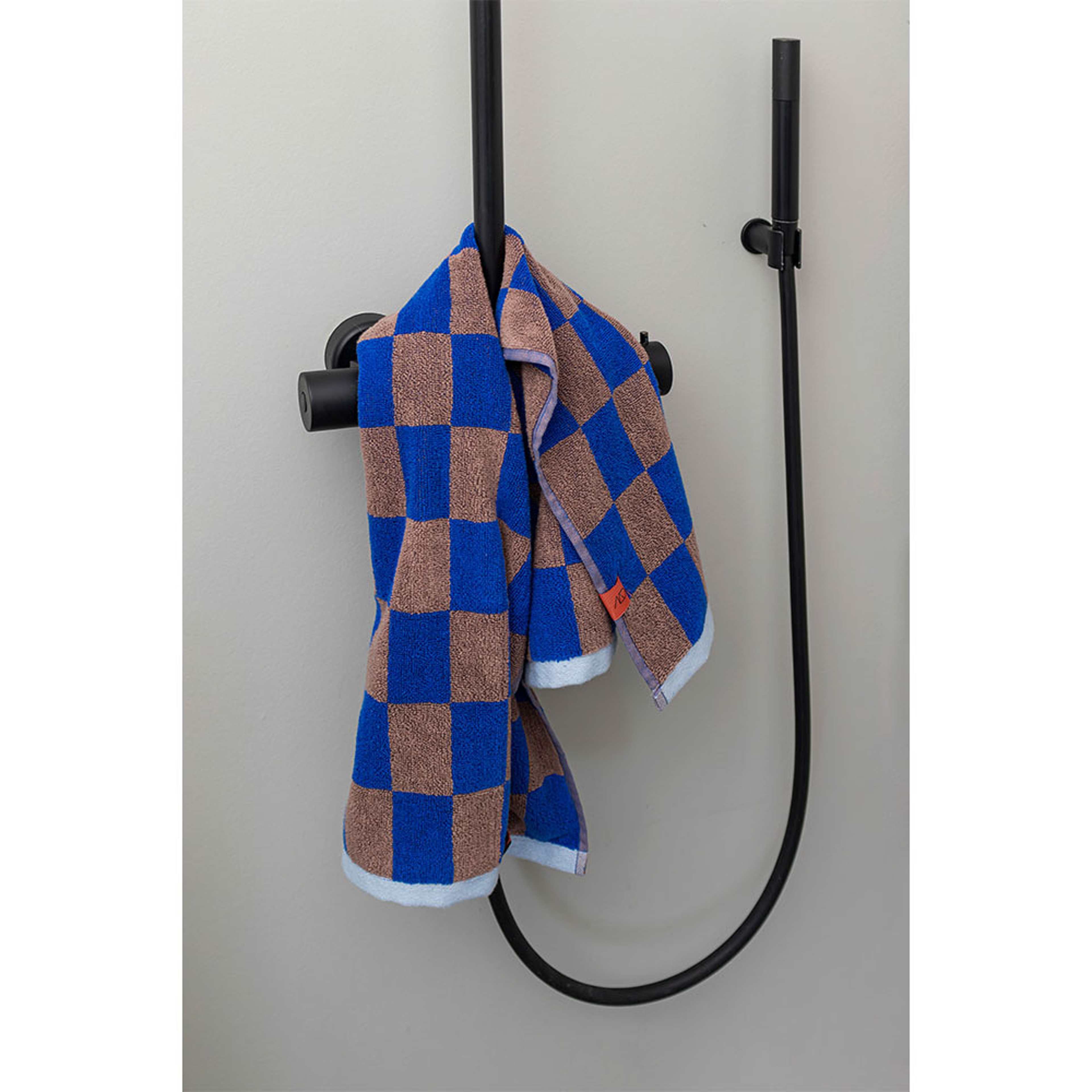 Bath/Kitchen Retro, från Mette Ditmer, i färgen Cobalt. Klicka för att öppna bilden i stort format