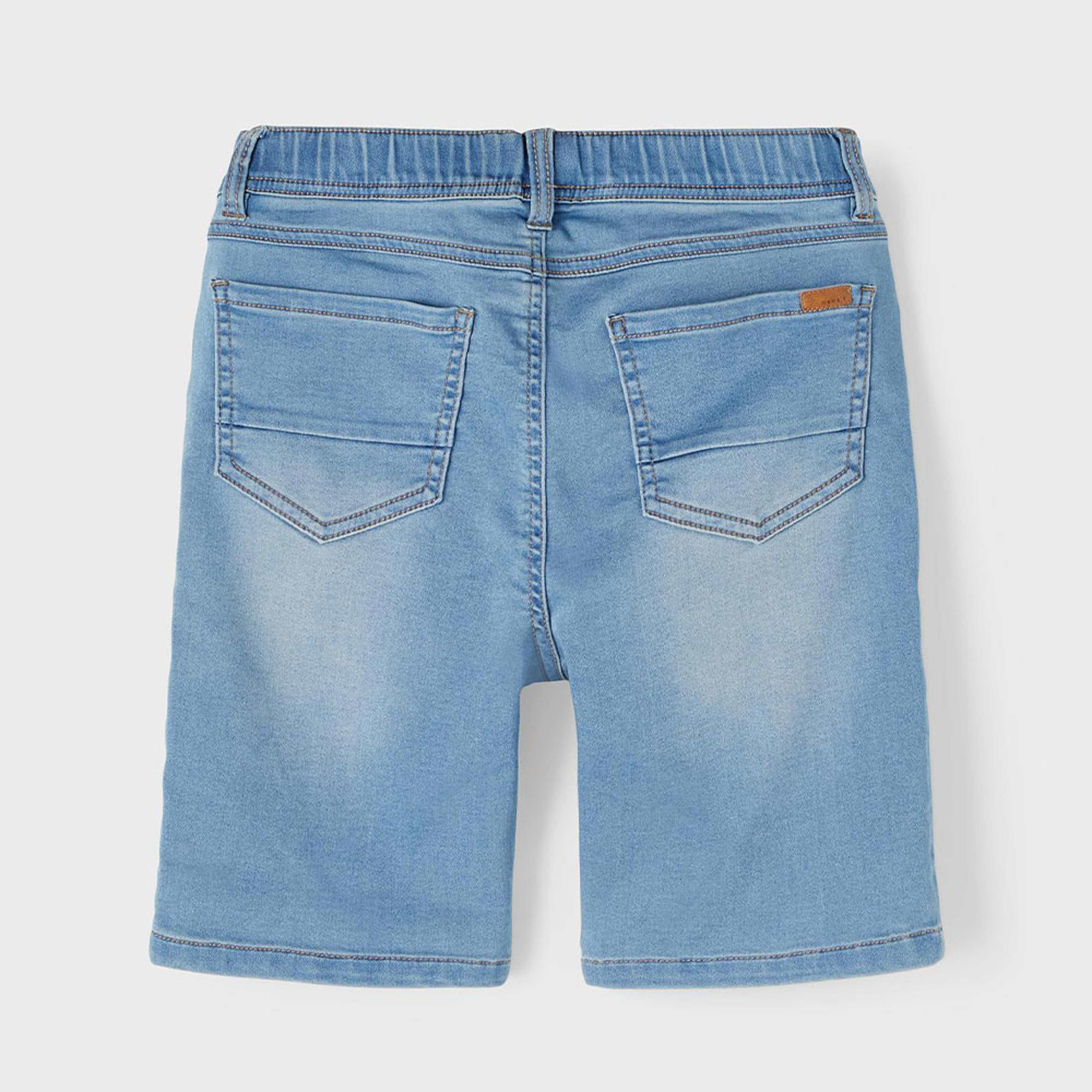 Short NKMRYAN JOGGER DNM L SHORTS 6300-TH, från Name It, i färgen Light Blue Denim. Klicka för att öppna bilden i stort format