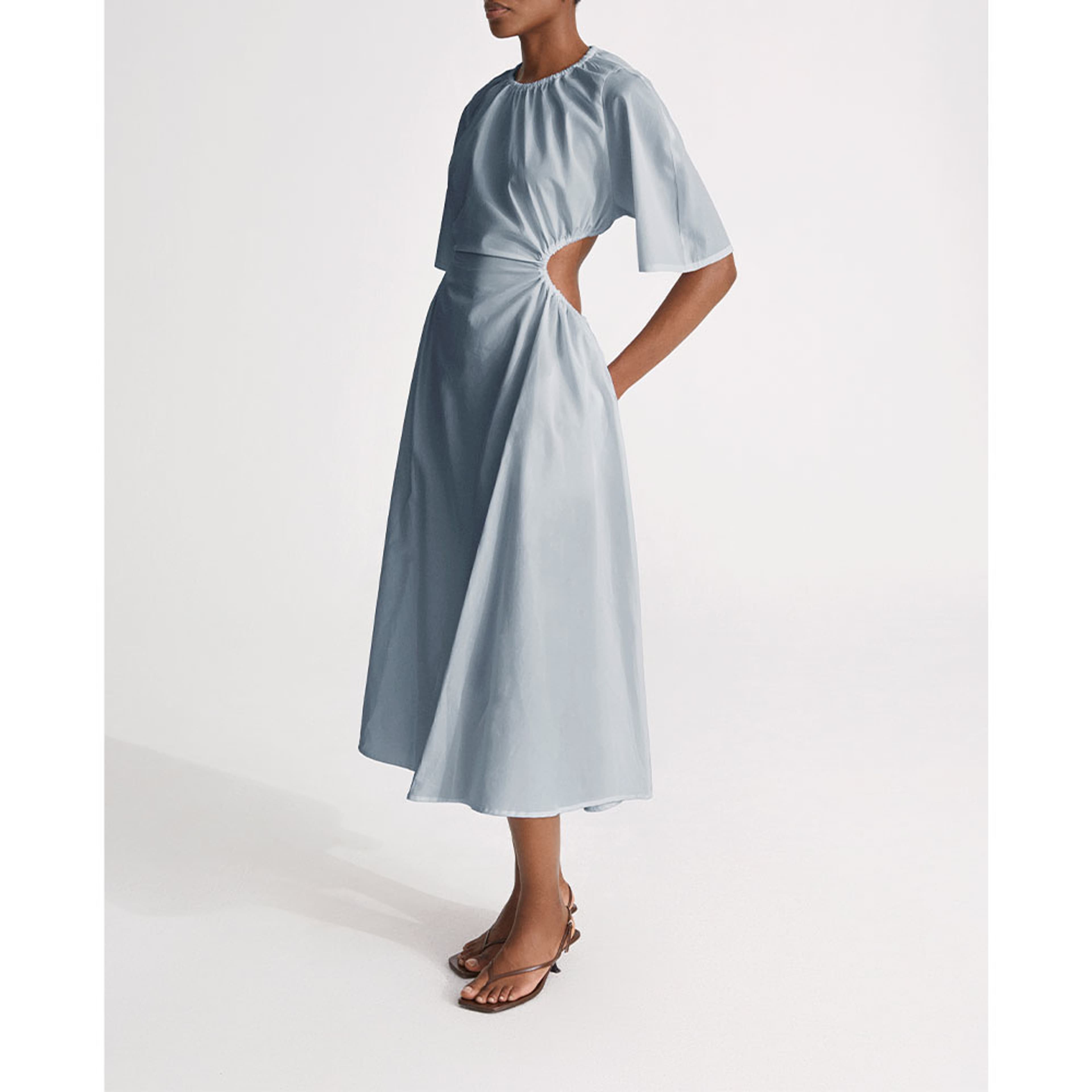 Jarama Dress, från Stylein, i färgen Steel Blue. Klicka för att öppna bilden i stort format