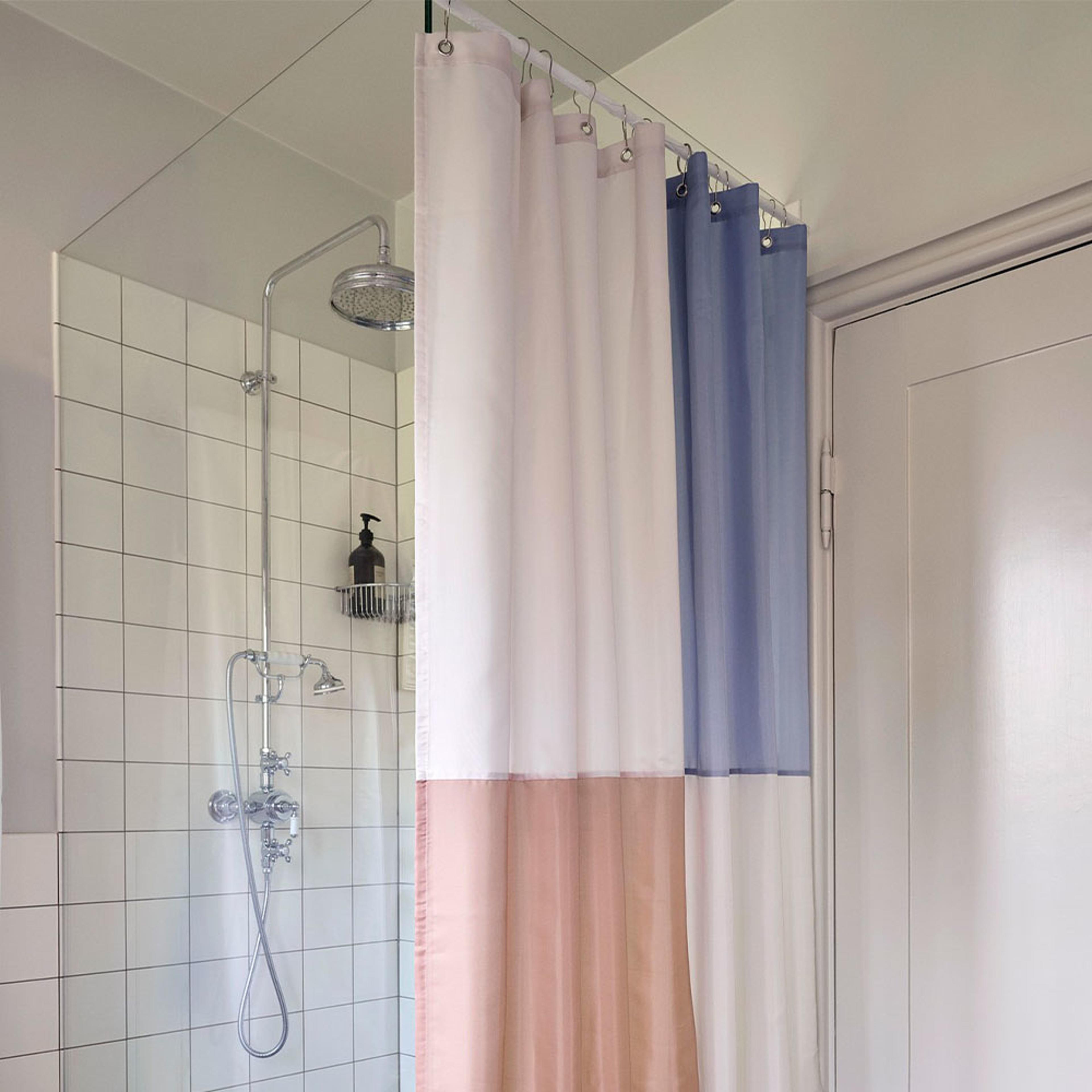 Check Duschdraperi, Blå, från HAY, i färgen Blue. Klicka för att öppna bilden i stort format