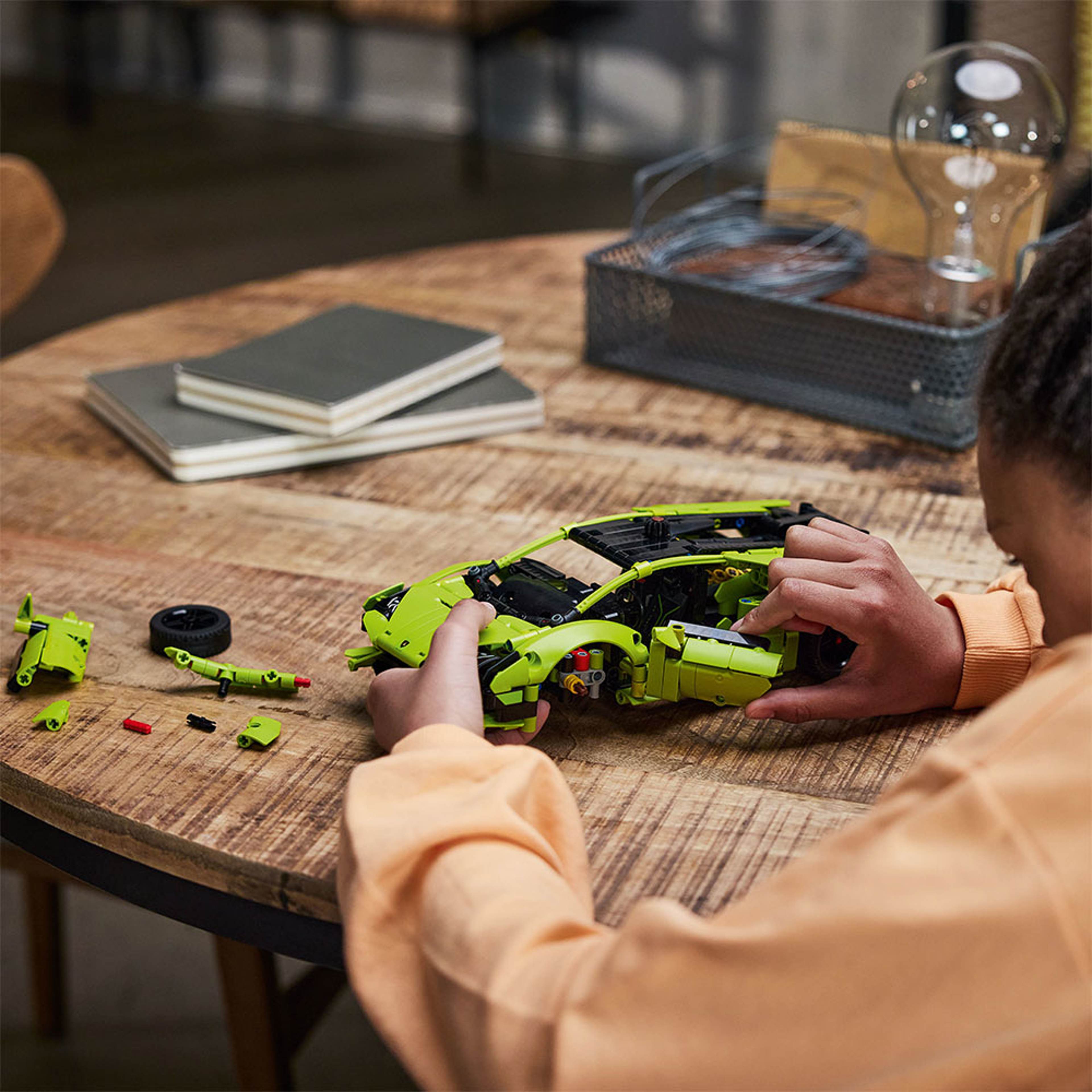 Technic Lamborghini Huracán Tecnica 42161 Bygg- och lekset