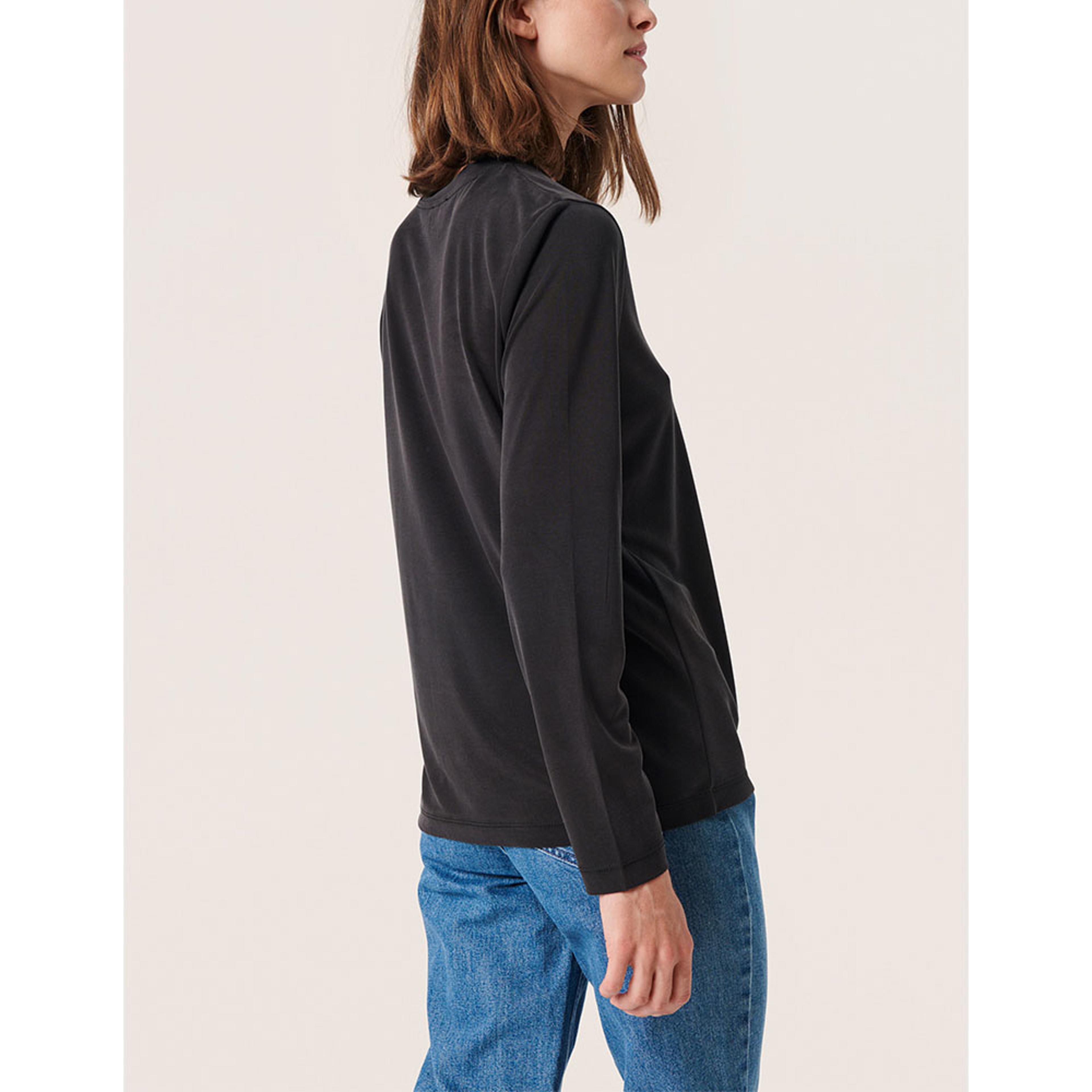 SLColumbine Loose Fit, från Soaked In Luxury, i färgen Black. Klicka för att öppna bilden i stort format