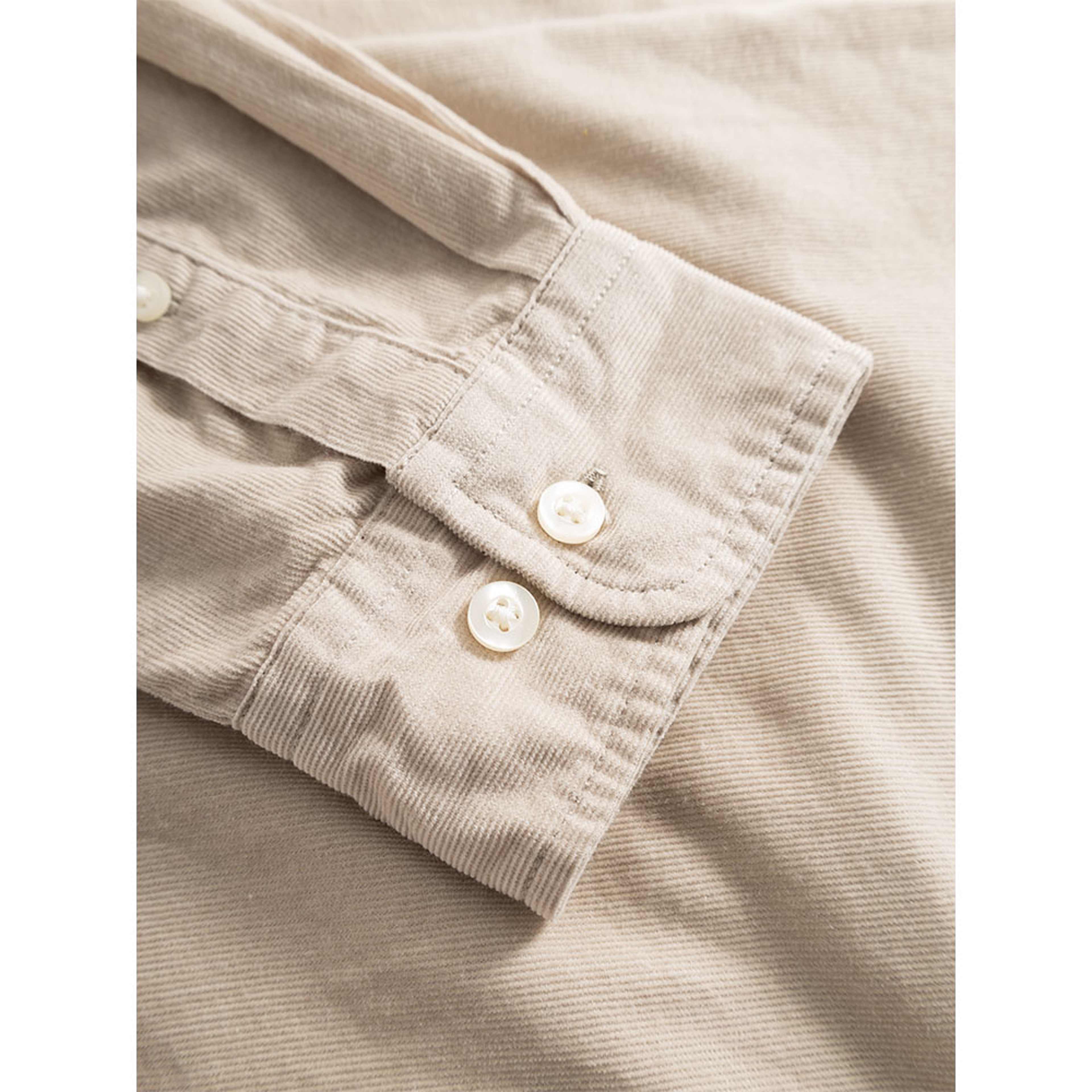 Regular Fit Corduroy Shirt - GOTS/Vegan, från Knowledge Cotton Apparel, i färgen Light Feather Gray. Klicka för att öppna bilden i stort format