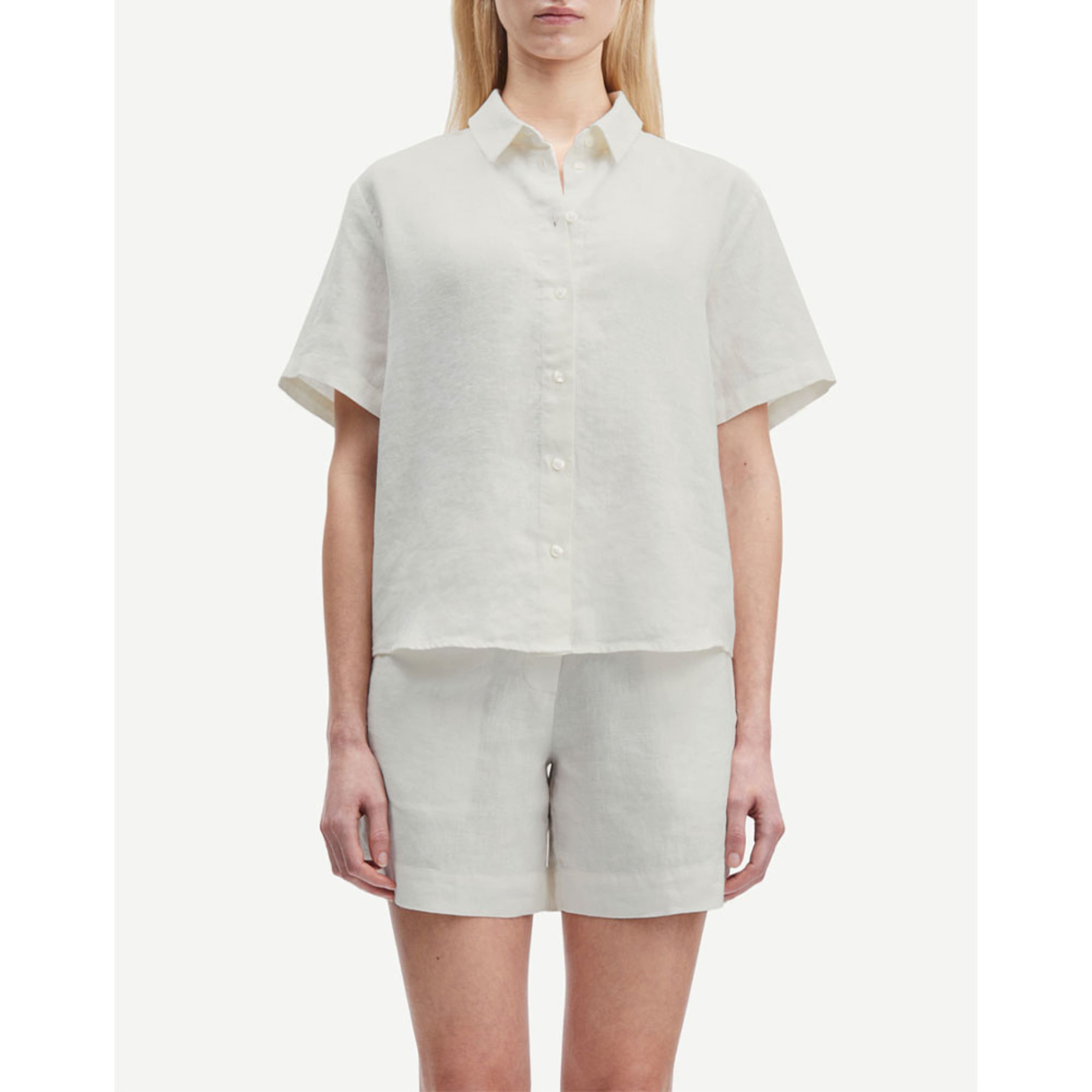 Hoys Shorts 14329, från SAMSOE SAMSOE, i färgen Pristine. Klicka för att öppna bilden i stort format