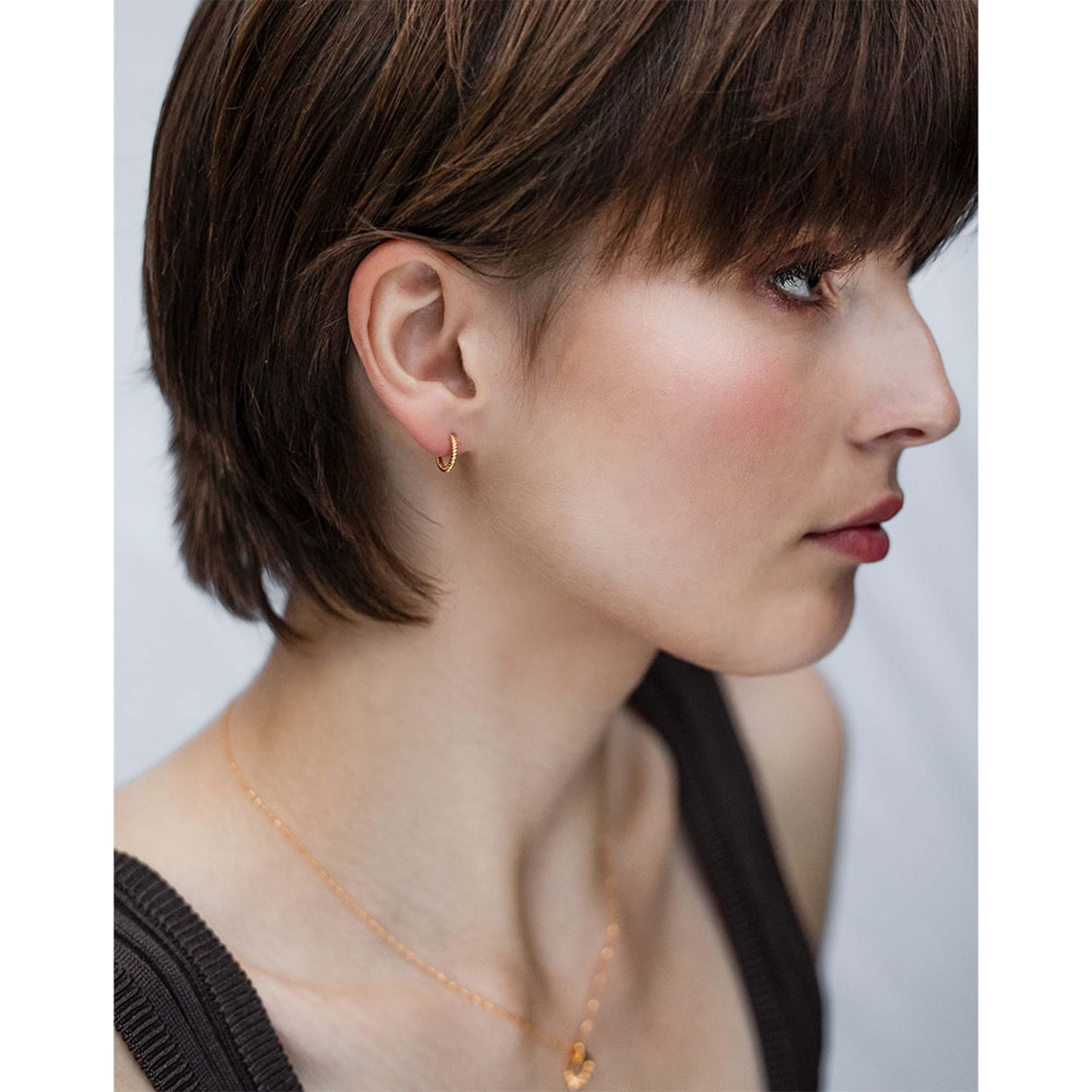 Beloved Twisted Small Hoops Gold