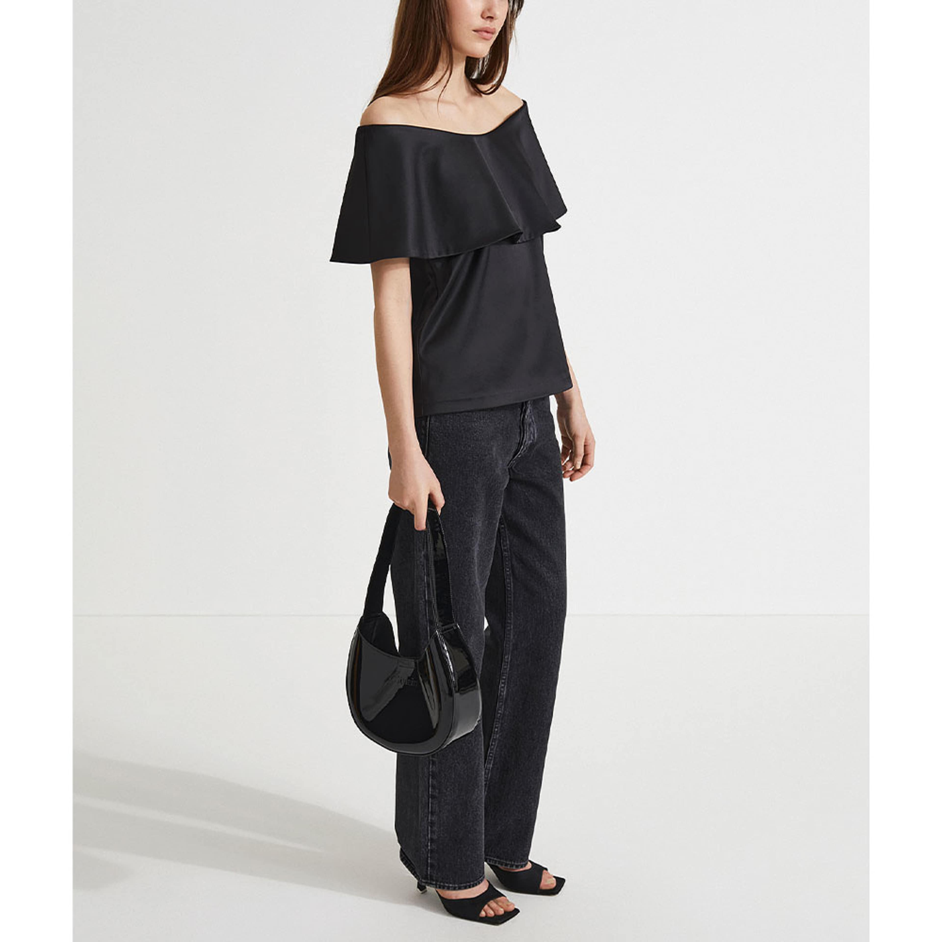 Beatrice Top, från Stylein, i färgen Black. Klicka för att öppna bilden i stort format