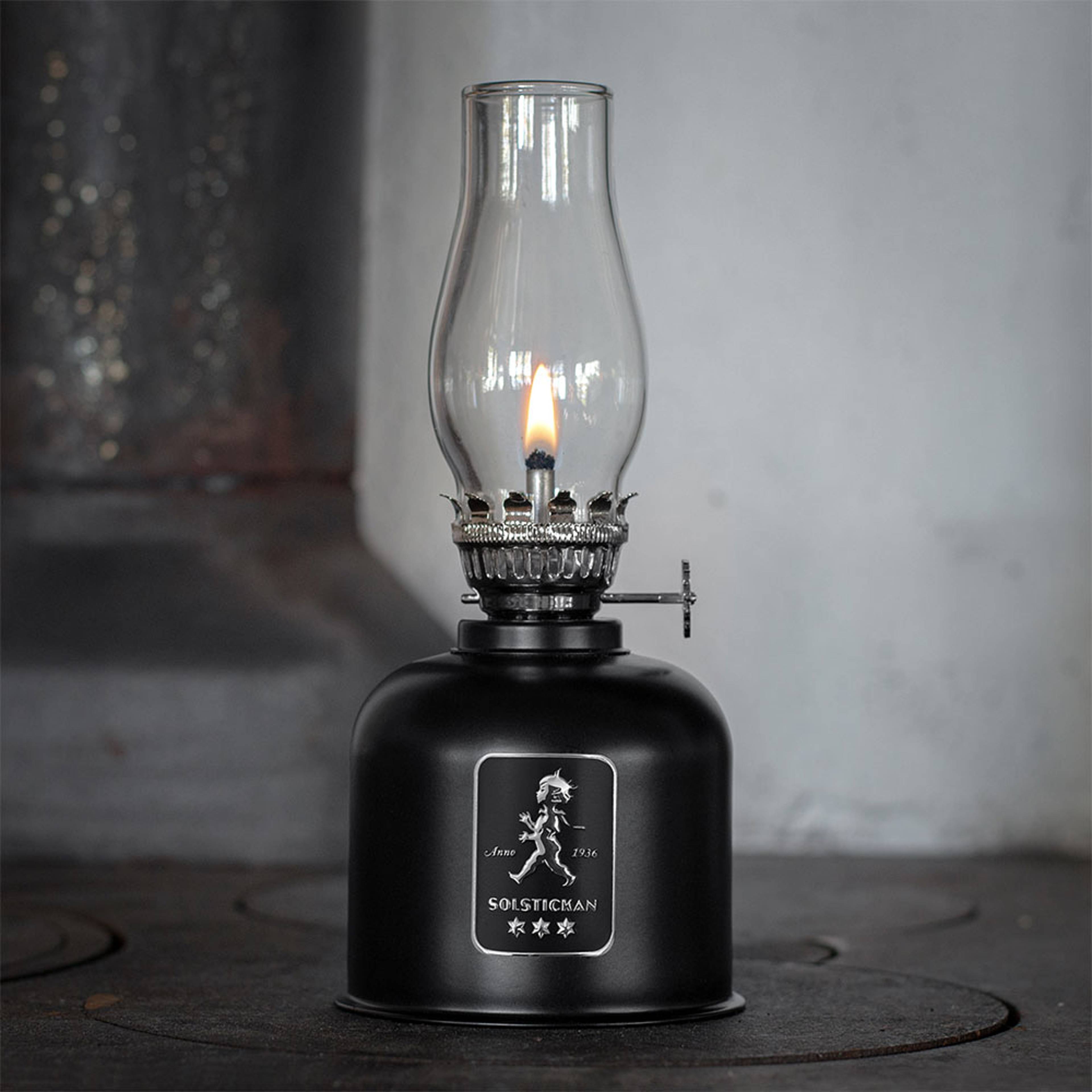 Fotogenlampa Svart