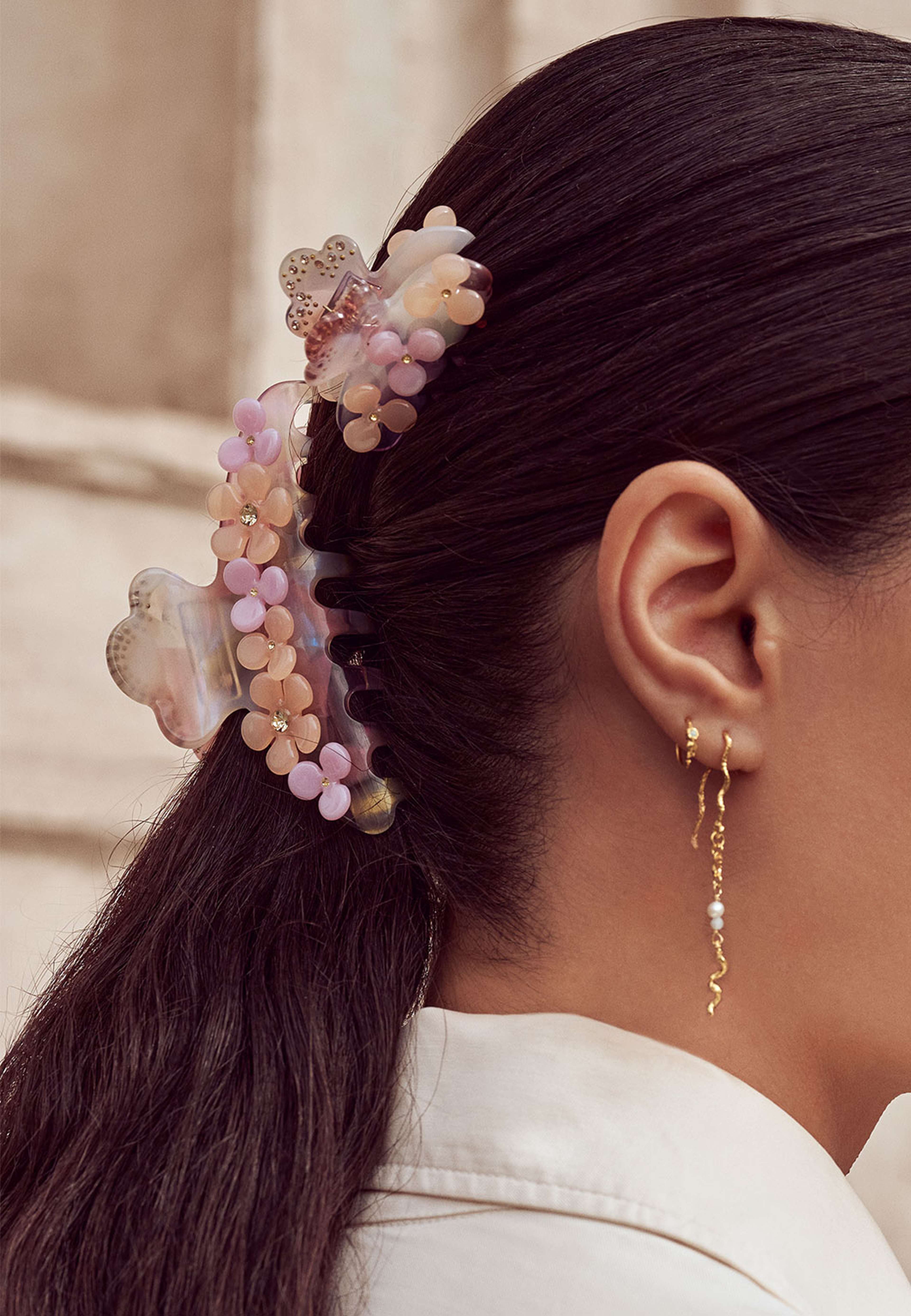 Marguerite hair claw