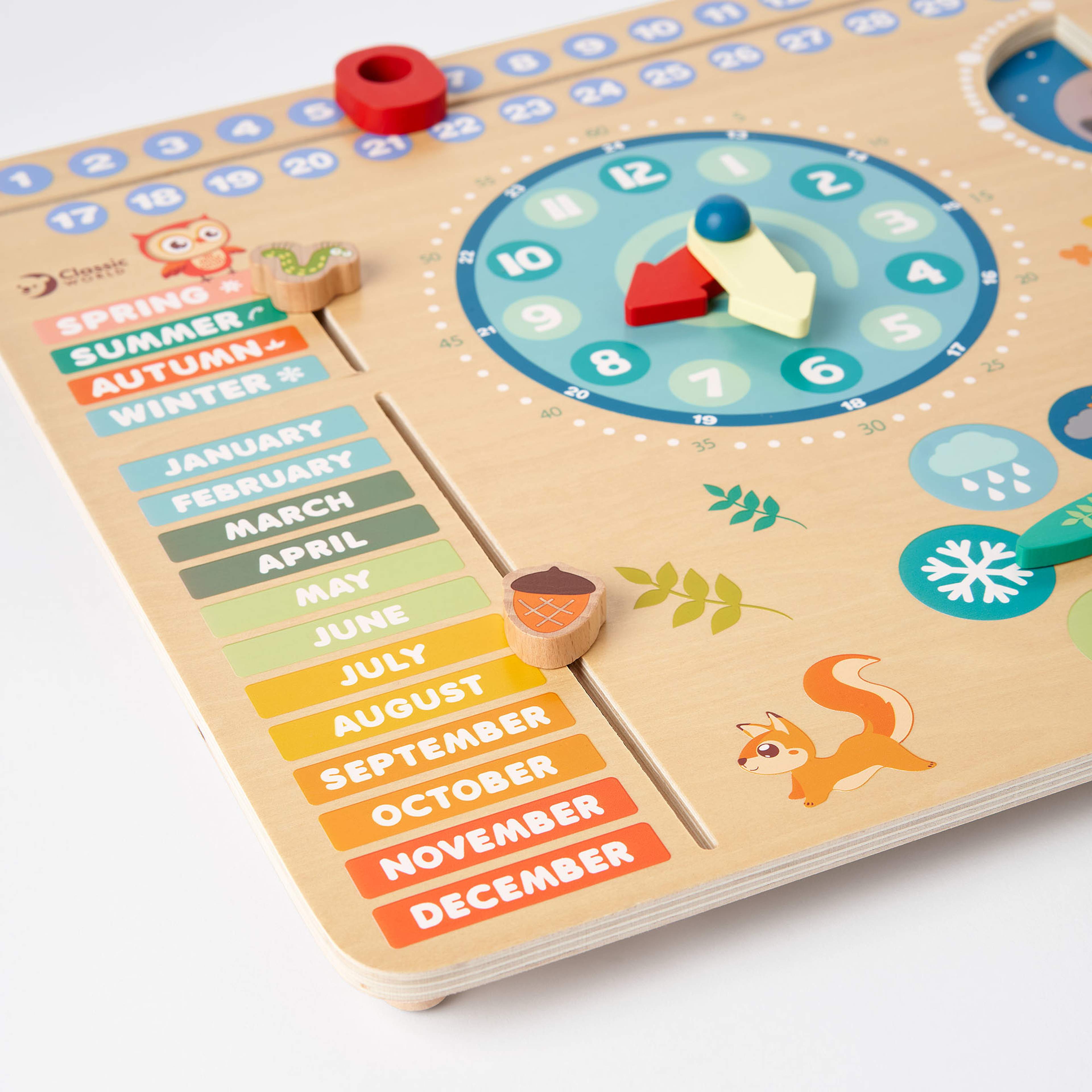 Träkalender med skogstema, från Classic, i färgen Multicolour. Klicka för att öppna bilden i stort format