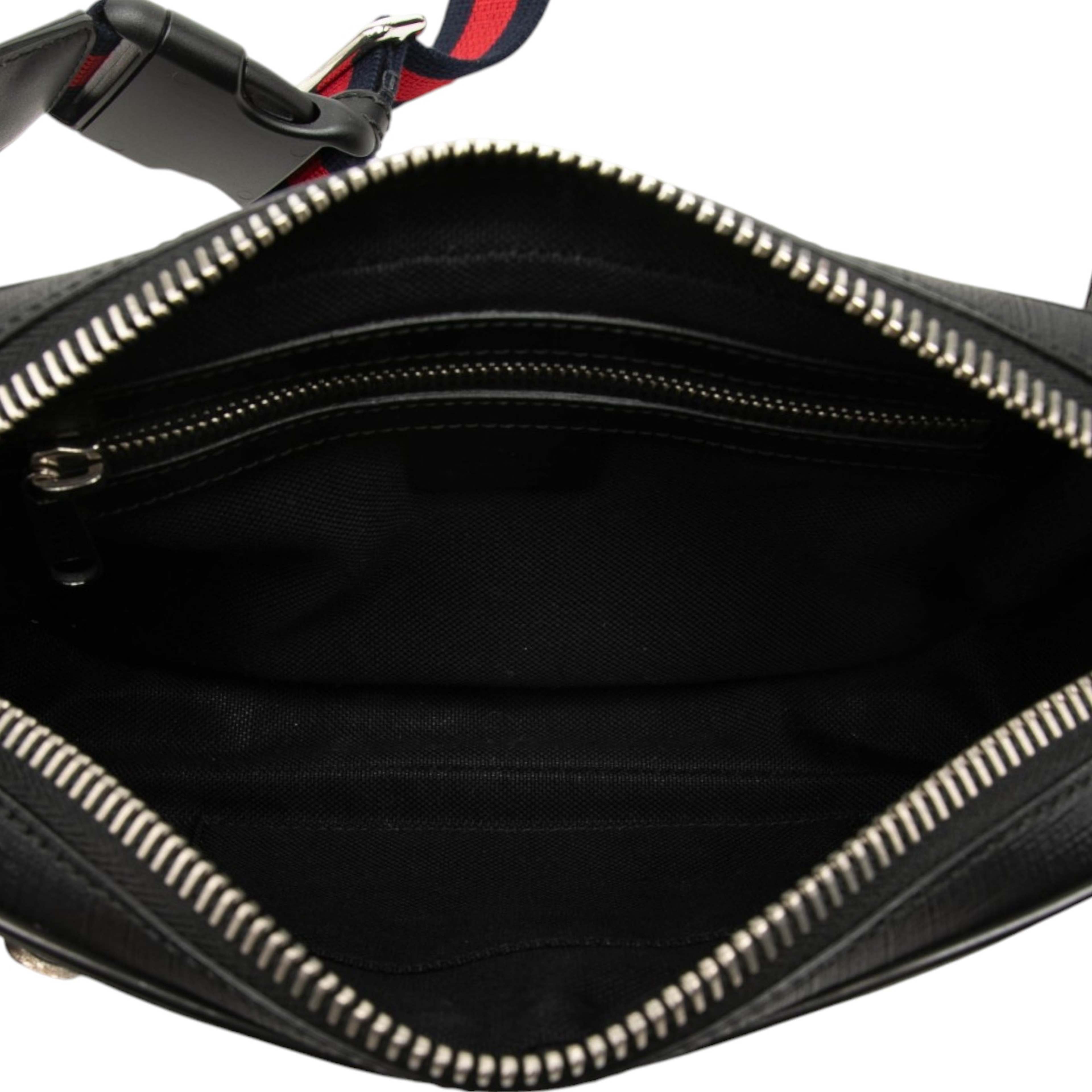 Gucci Gg Supreme Web Belt Bag, från Luxclusif, i färgen svart. Klicka för att öppna bilden i stort format