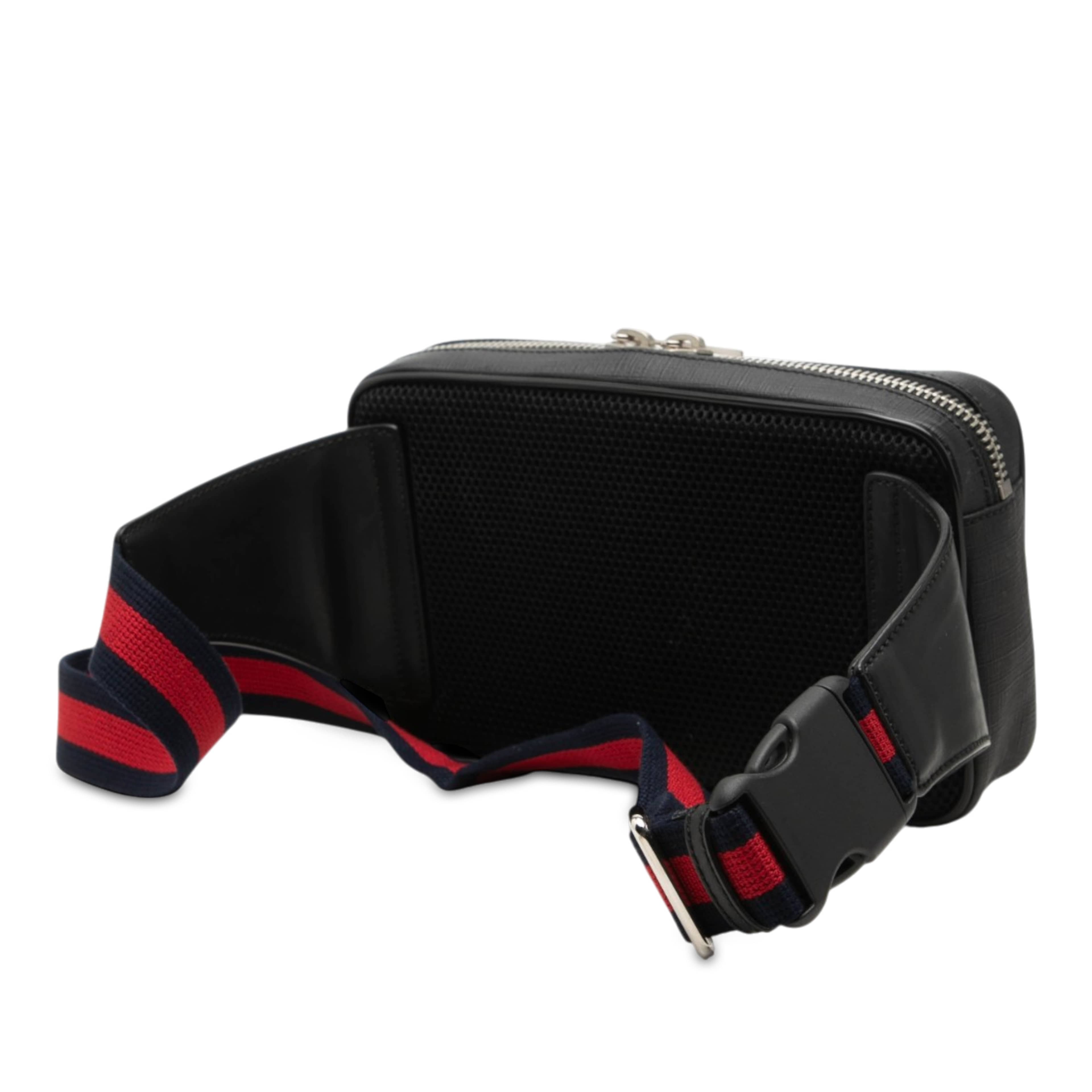 Gucci Gg Supreme Web Belt Bag, från Luxclusif, i färgen svart. Klicka för att öppna bilden i stort format