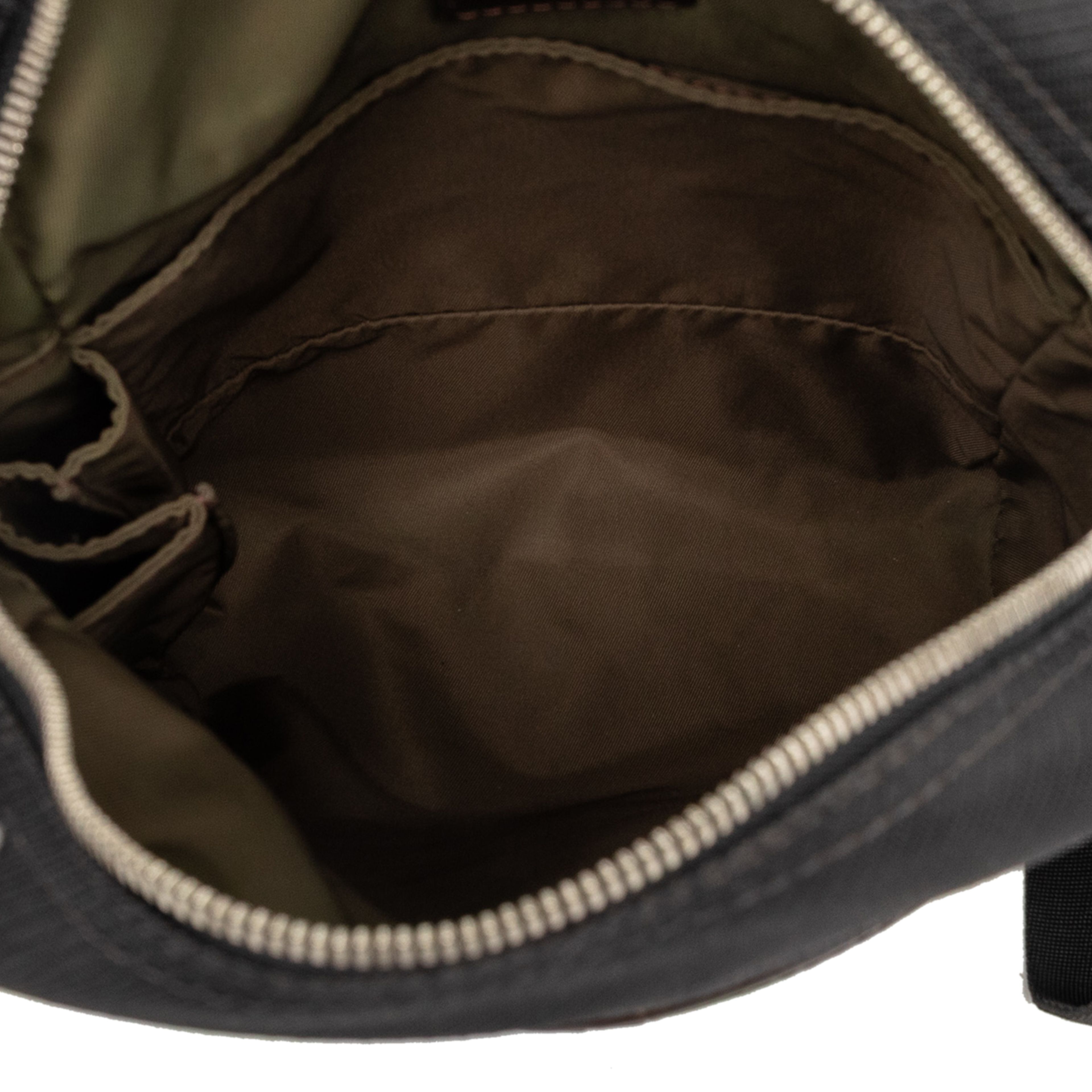 Louis Vuitton Damier Geant Citadin, från Luxclusif, i färgen svart. Klicka för att öppna bilden i stort format