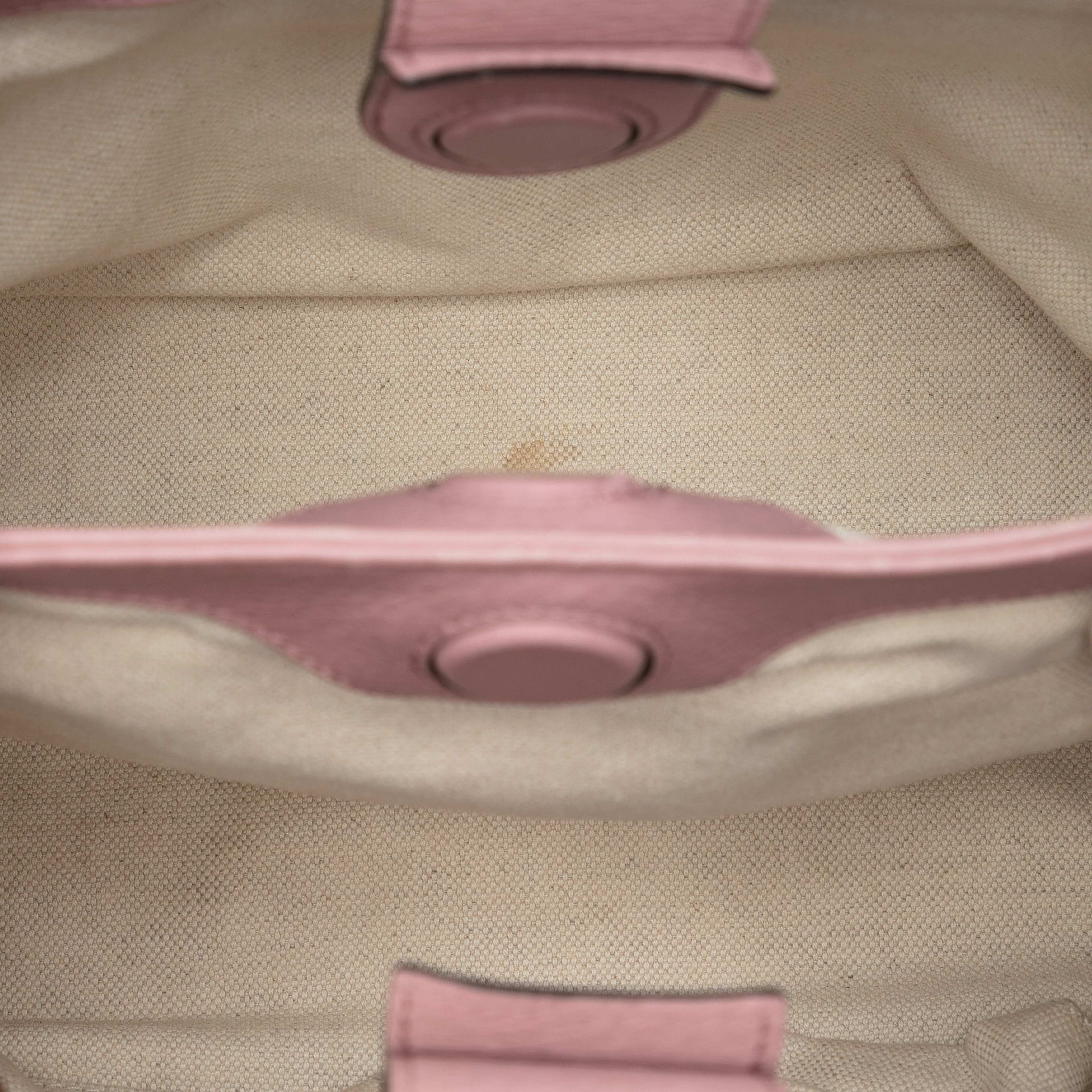 Gucci Small Calfskin Bamboo Shopper Satchel, från Luxclusif, i färgen pink. Klicka för att öppna bilden i stort format