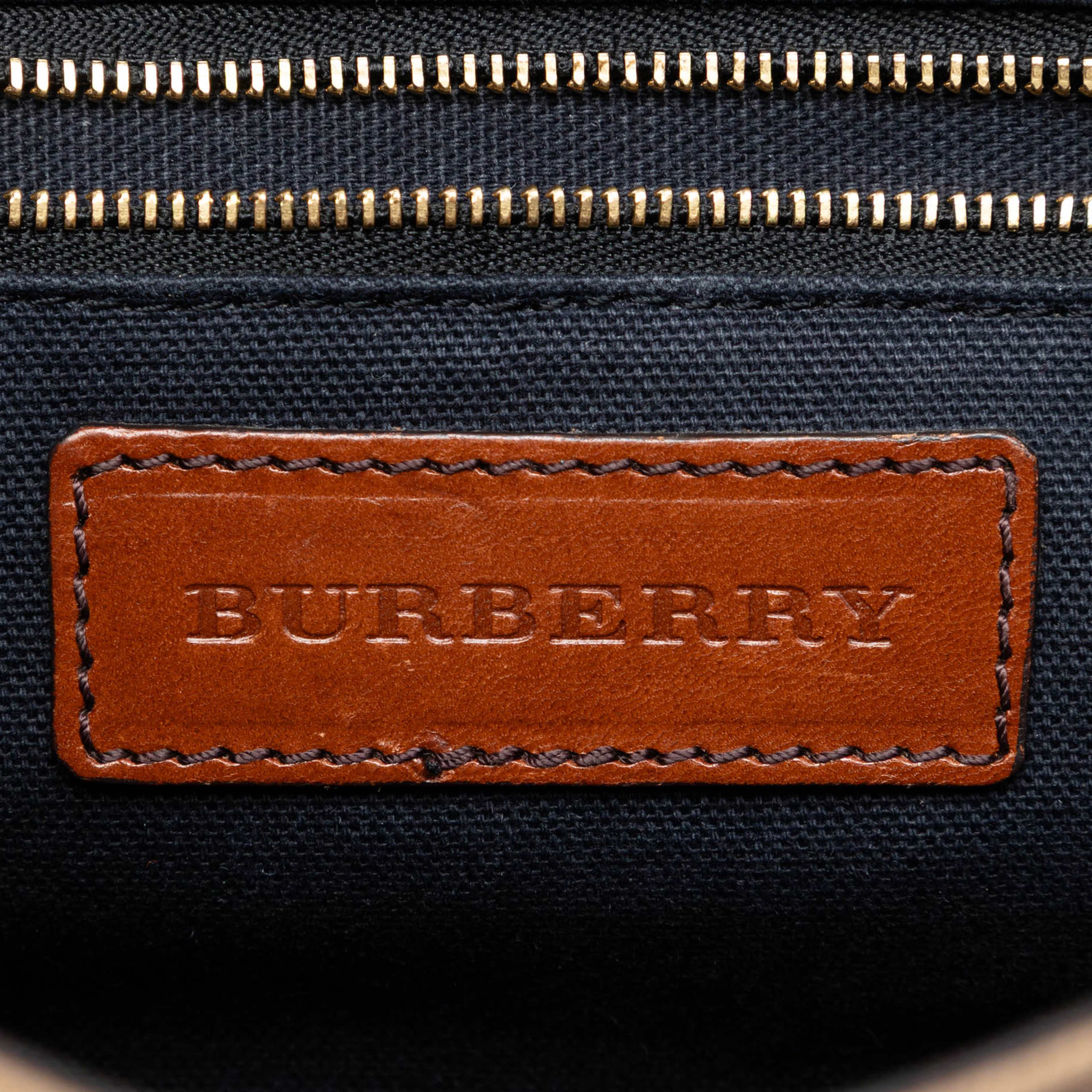 Burberry Leather And House Check Canvas Bridle Abbott Crossbody, från Luxclusif, i färgen brown. Klicka för att öppna bilden i stort format