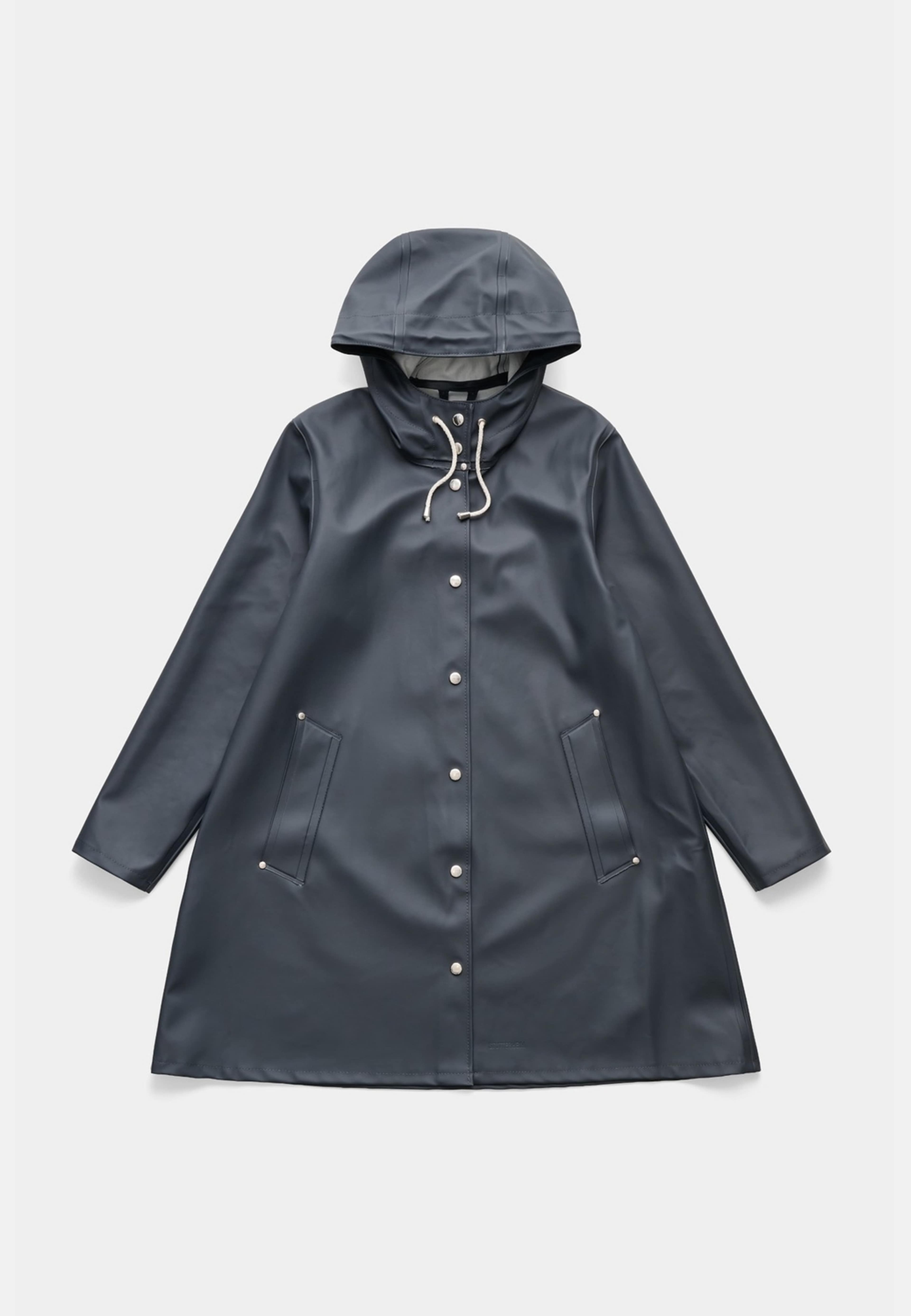 Mosebacke Raincoat, från Stutterheim, i färgen charcoal. Klicka för att öppna bilden i stort format